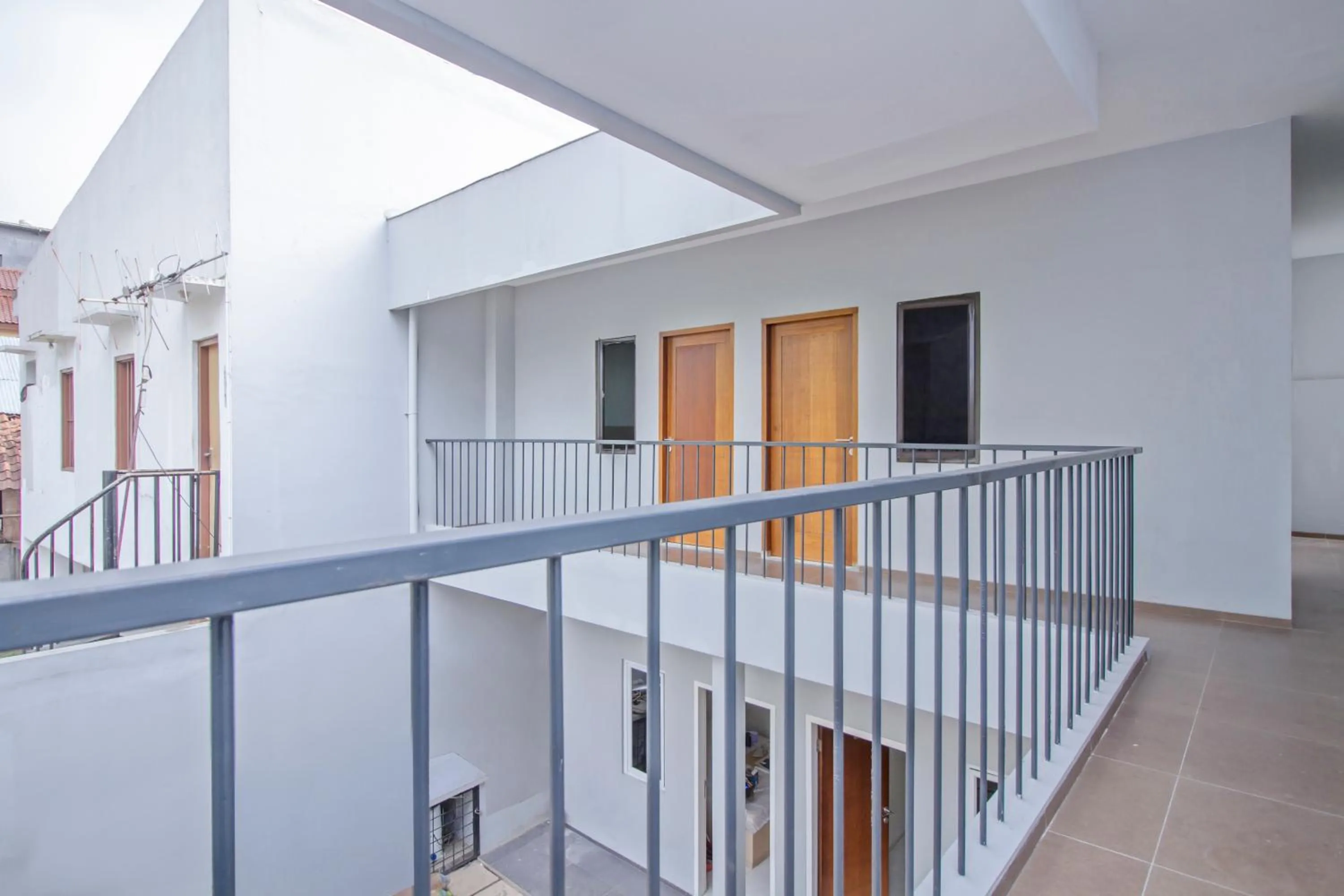 Facade/entrance in UROOMS Tanah Abang