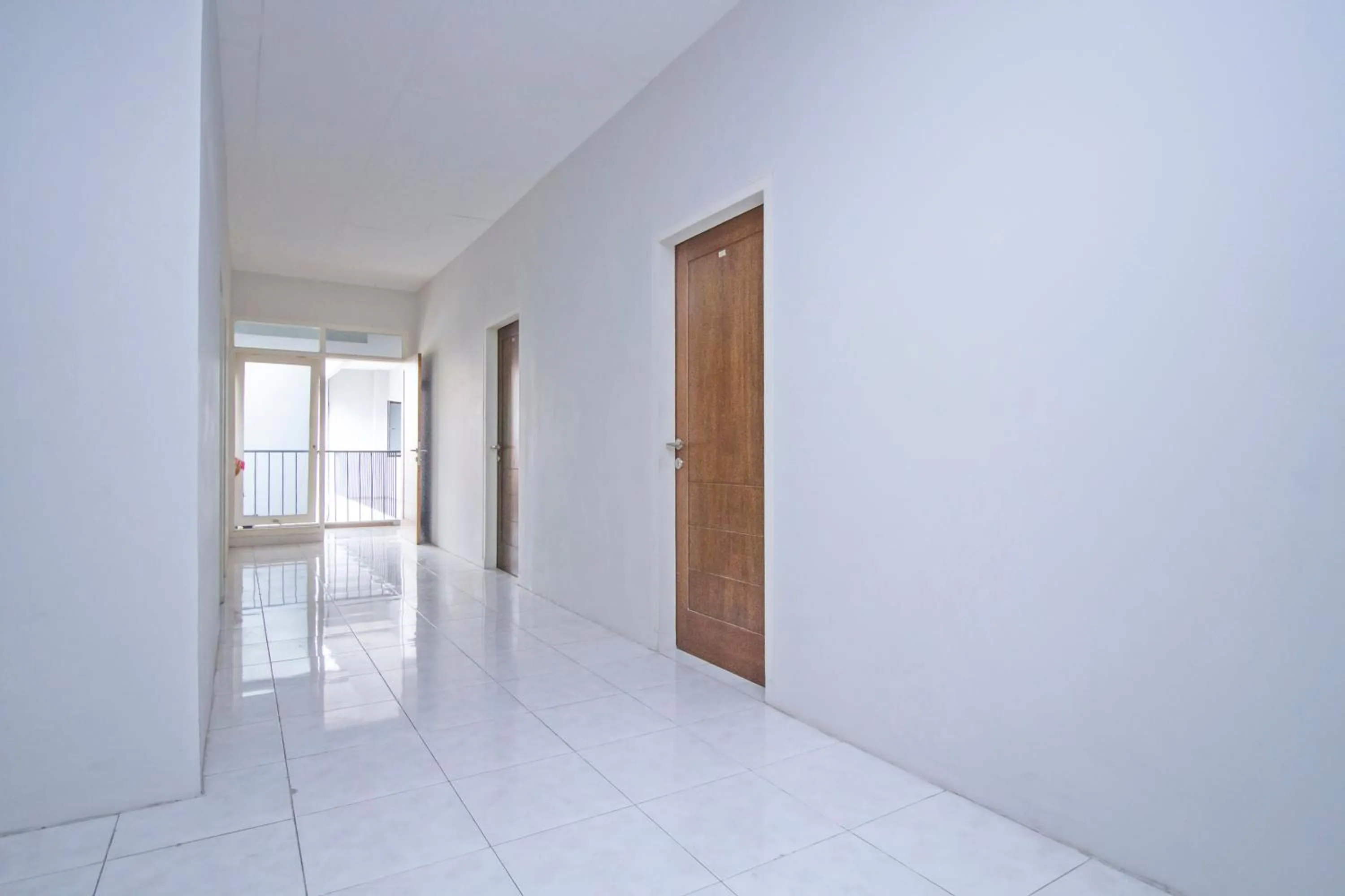 Area and facilities in UROOMS Tanah Abang