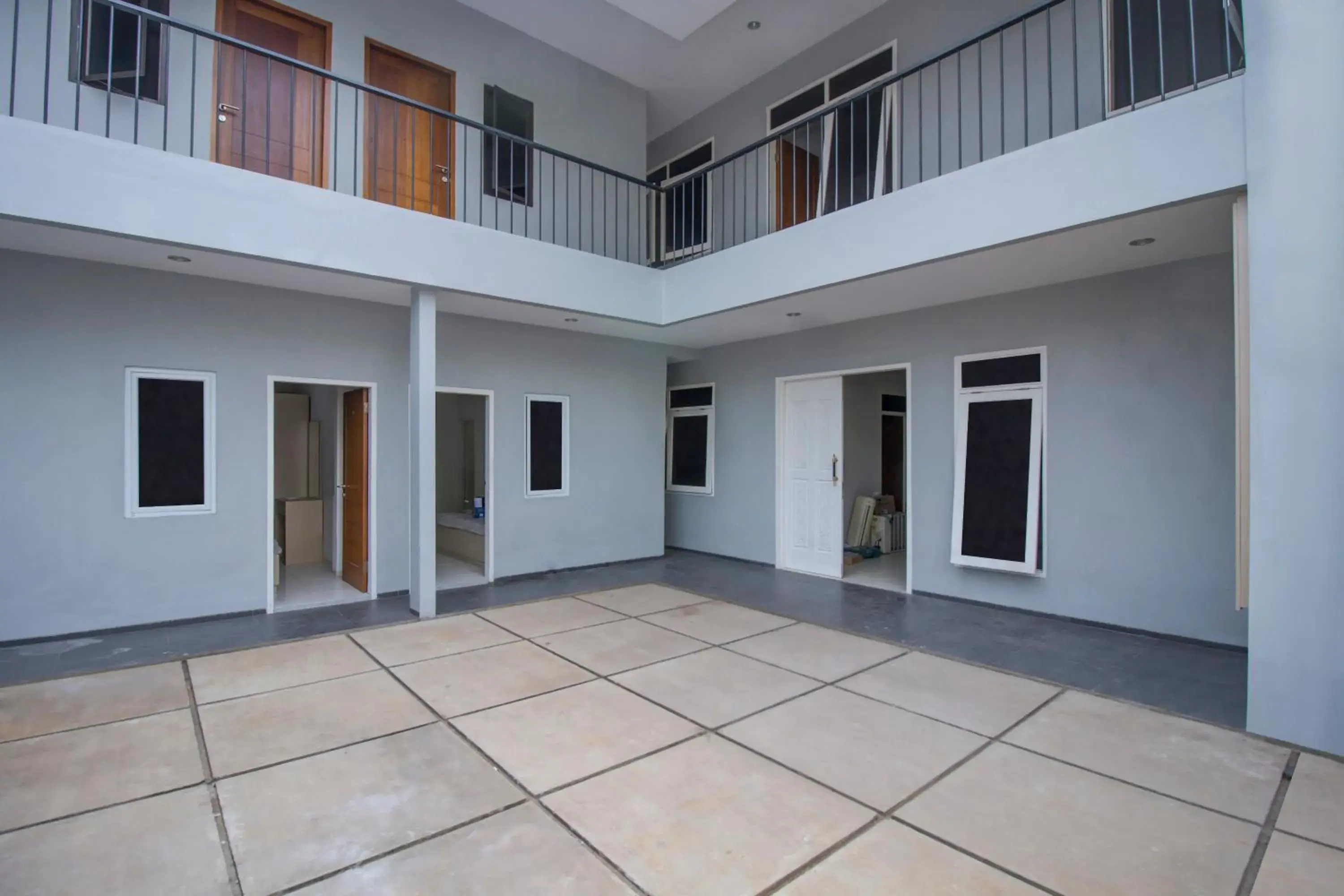 Facade/entrance in UROOMS Tanah Abang Facade/entrance in UROOMS Tanah Abang