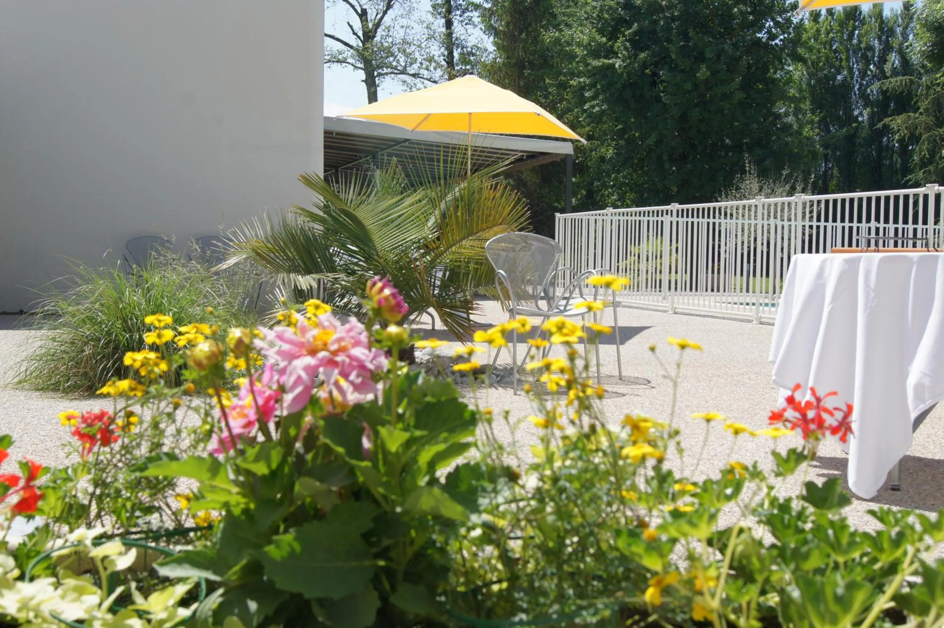 Patio in Best Western Alexander Park Chambéry