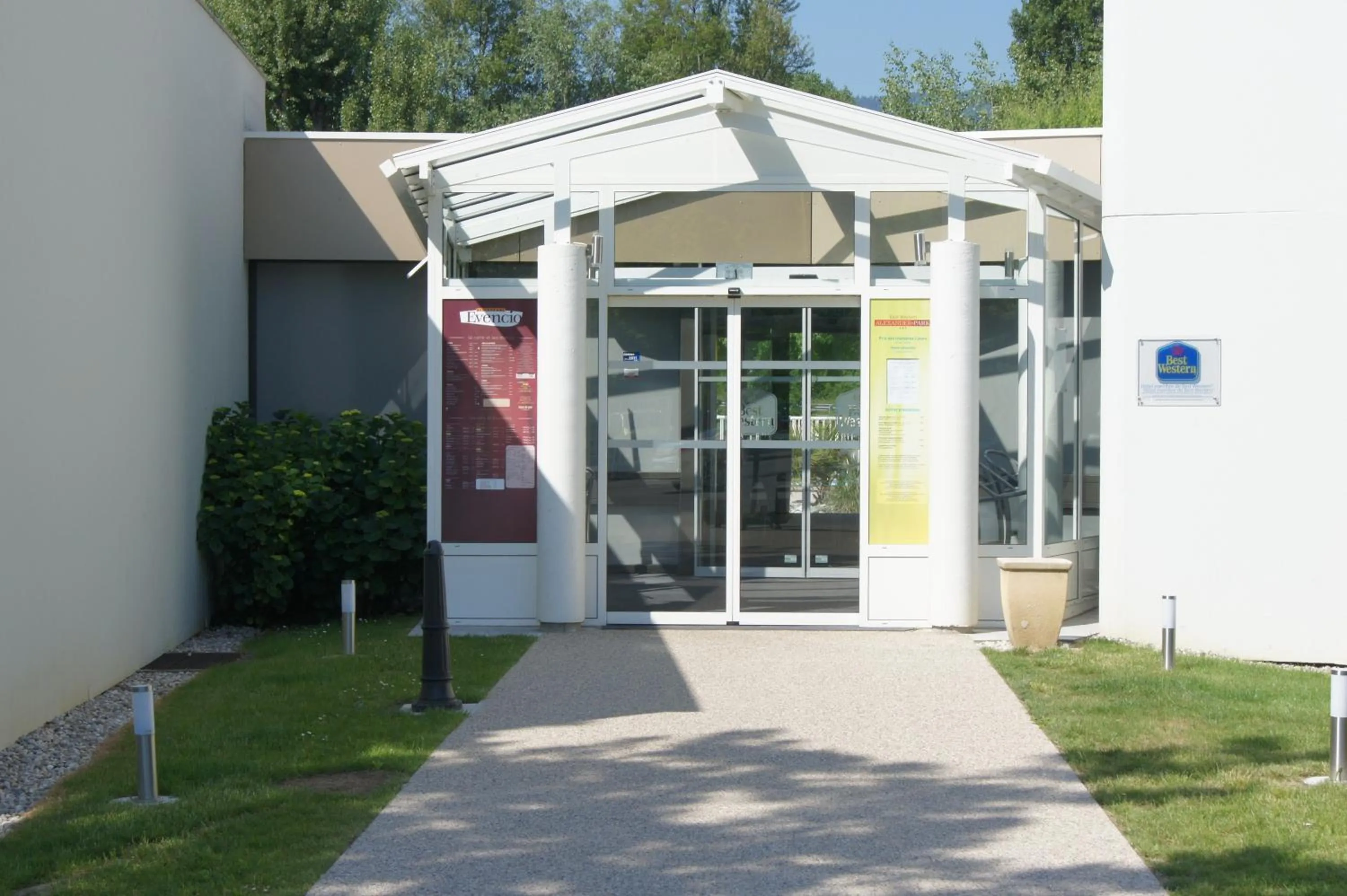 Facade/entrance in Best Western Alexander Park Chambéry