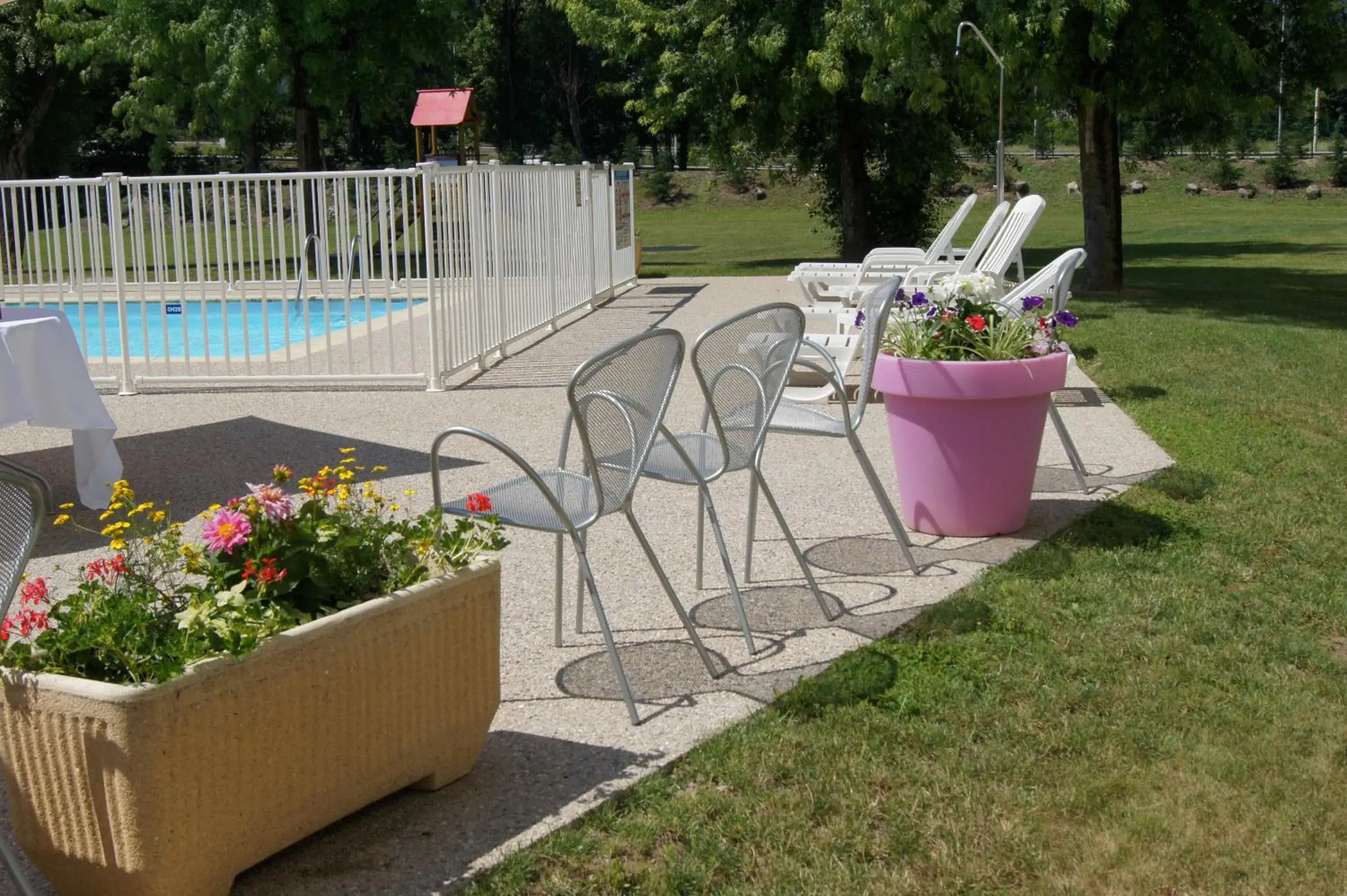 Swimming pool in Best Western Alexander Park Chambéry Swimming pool in Best Western Alexander Park Chambéry