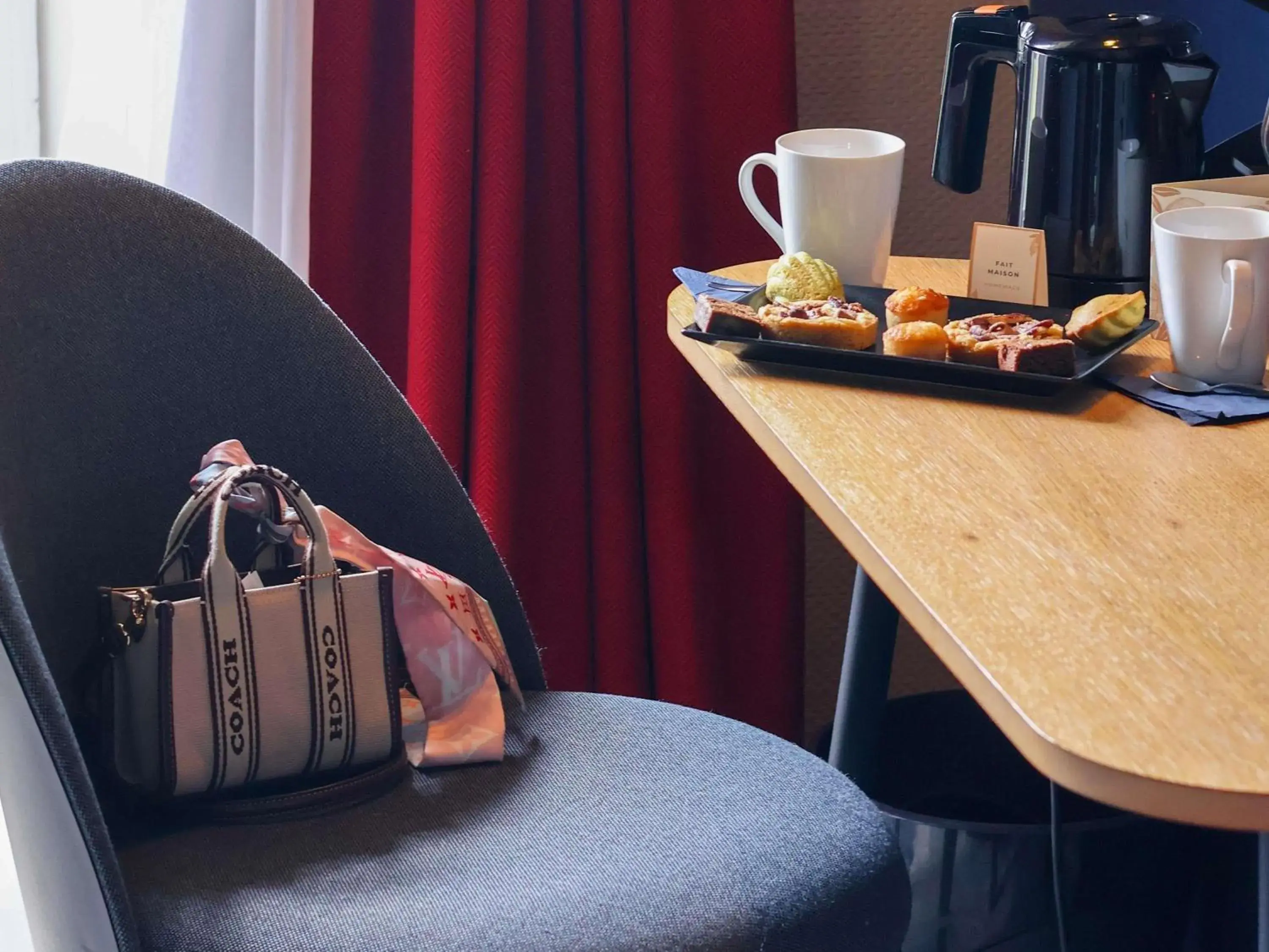 Bedroom in Hôtel Mercure Rochefort La Corderie Royale Bedroom in Hôtel Mercure Rochefort La Corderie Royale