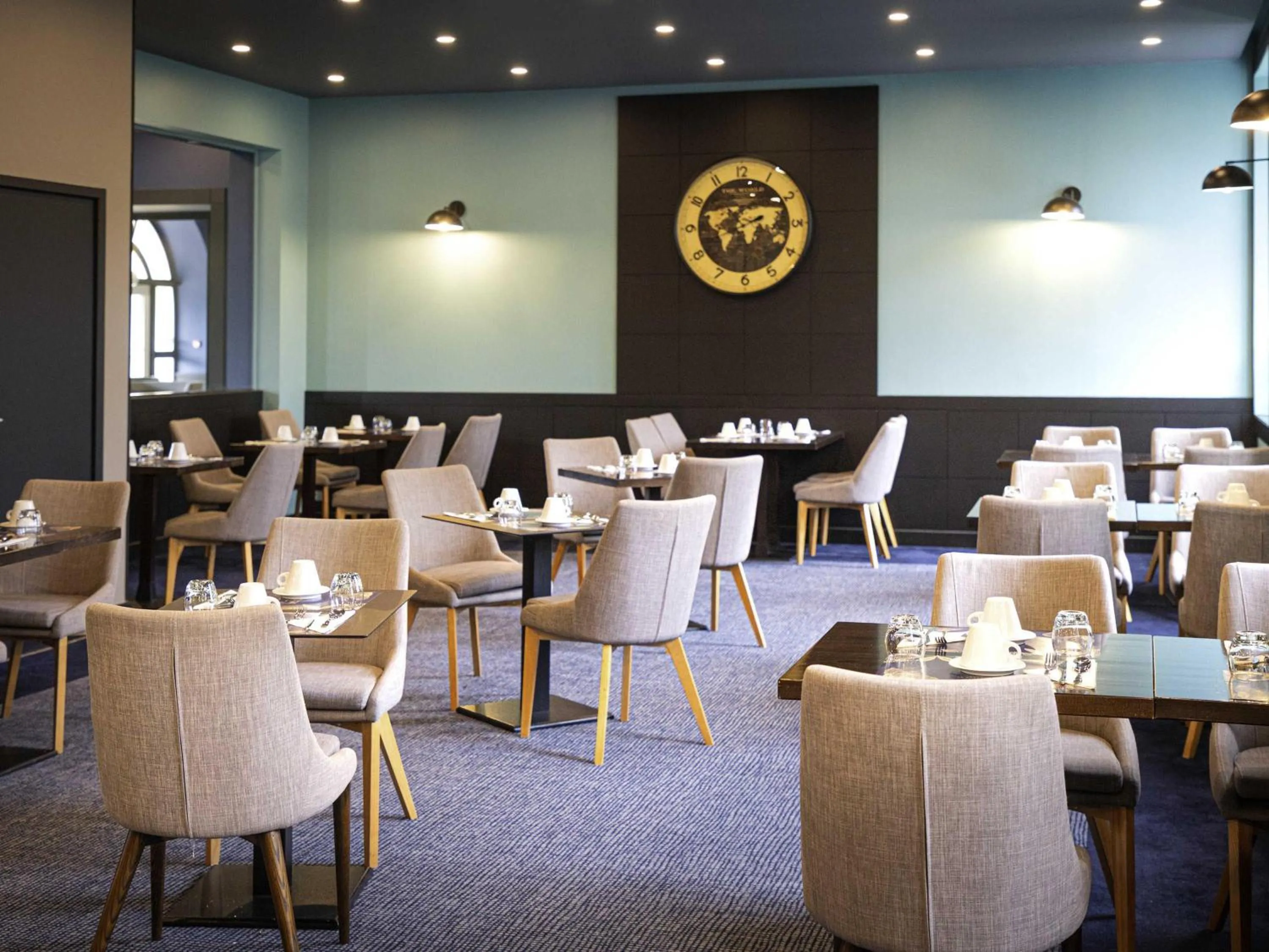 Breakfast in Hôtel Mercure Rochefort La Corderie Royale