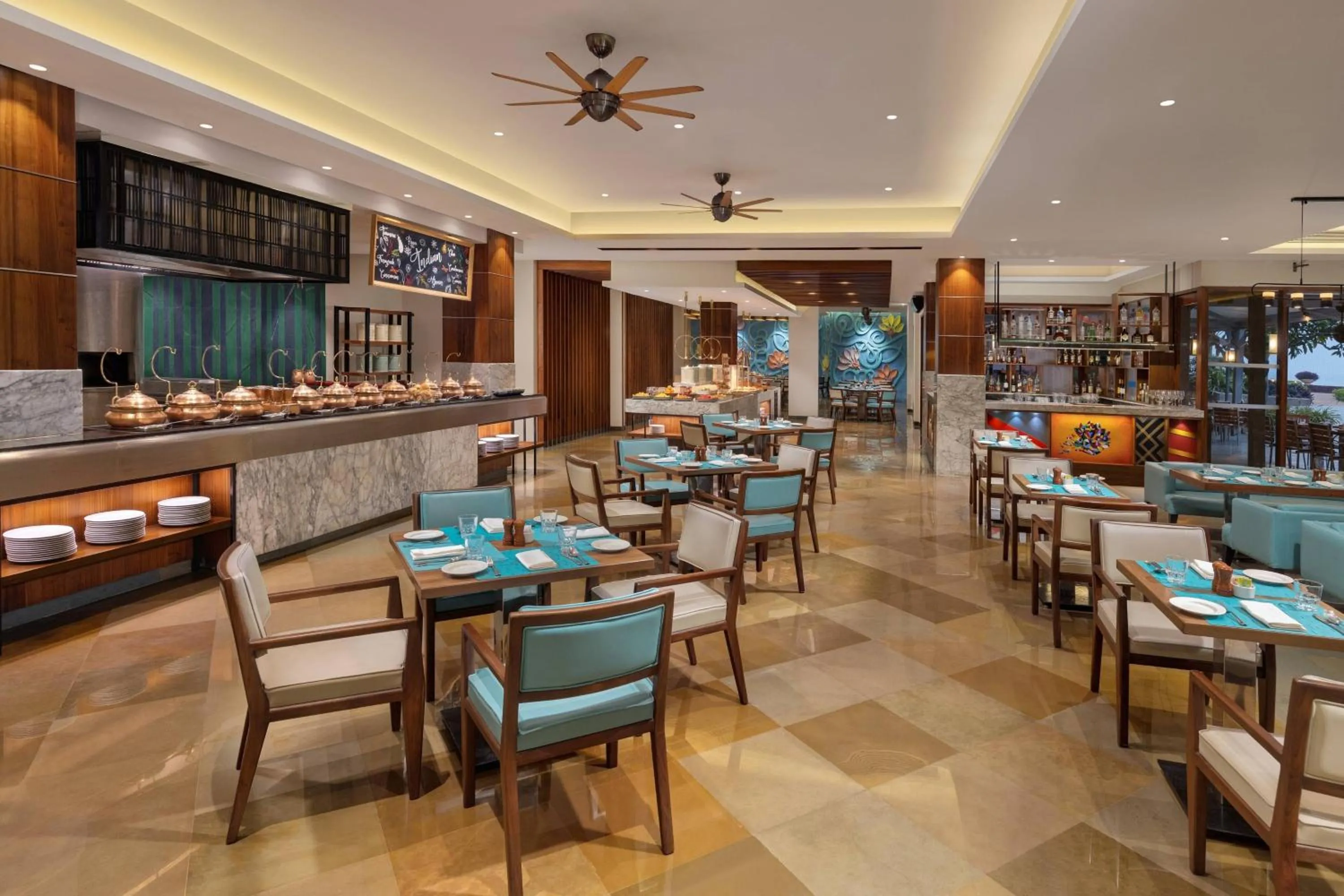 Lounge or bar in Goa Marriott Resort & Spa