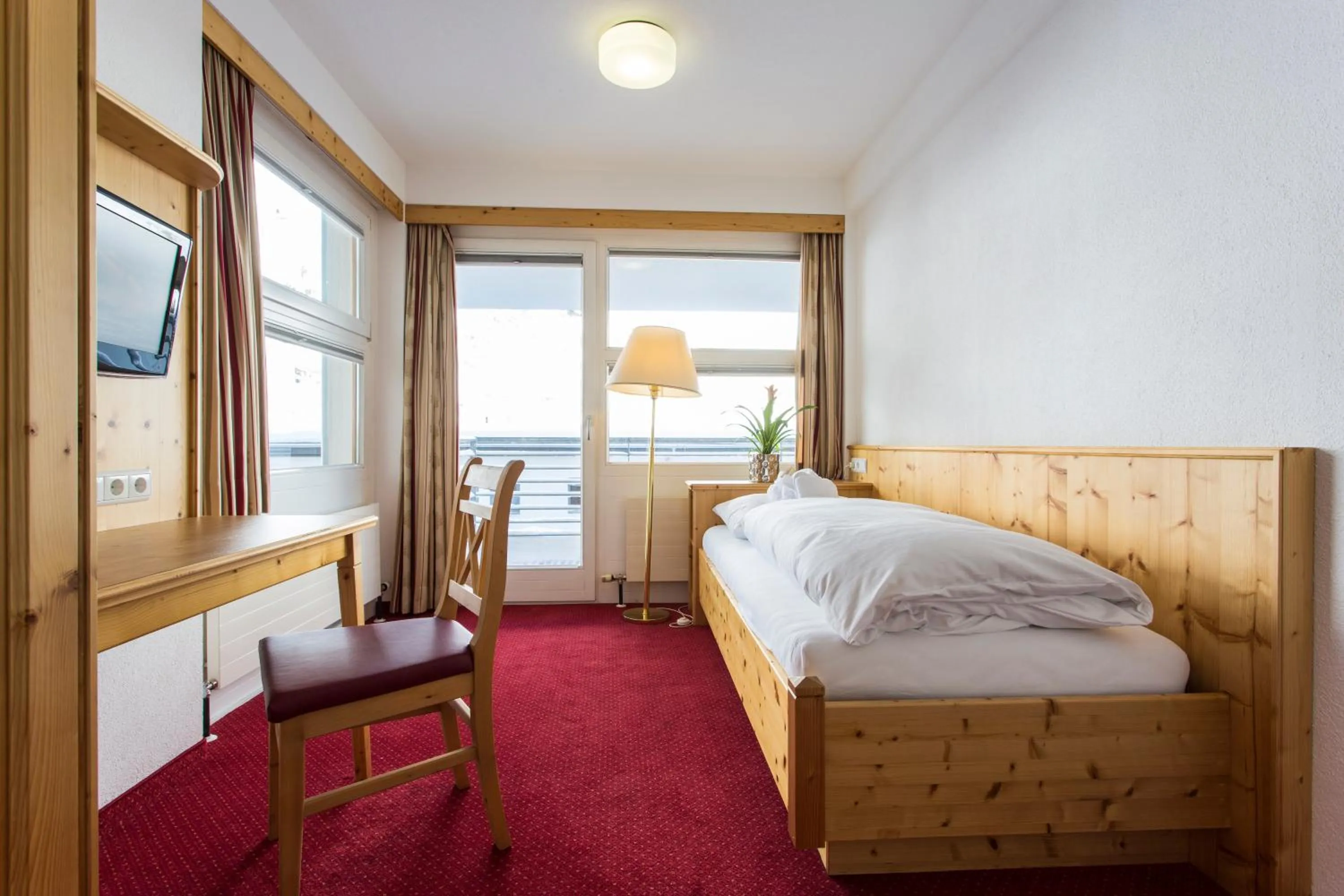 Photo of the whole room, Bed in all inclusive Hotel Lohmann