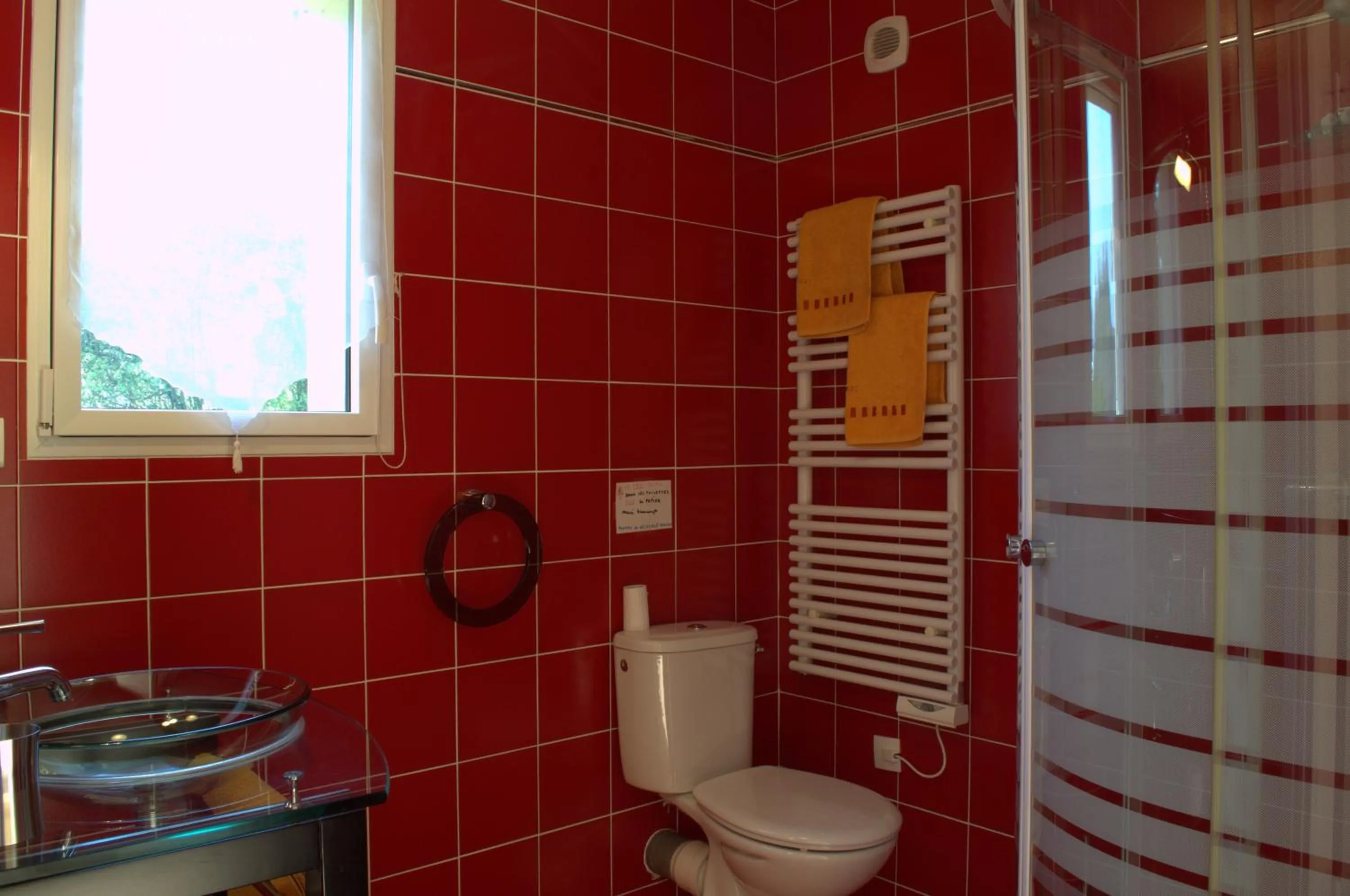 Bathroom in Le Tertre Gatinais