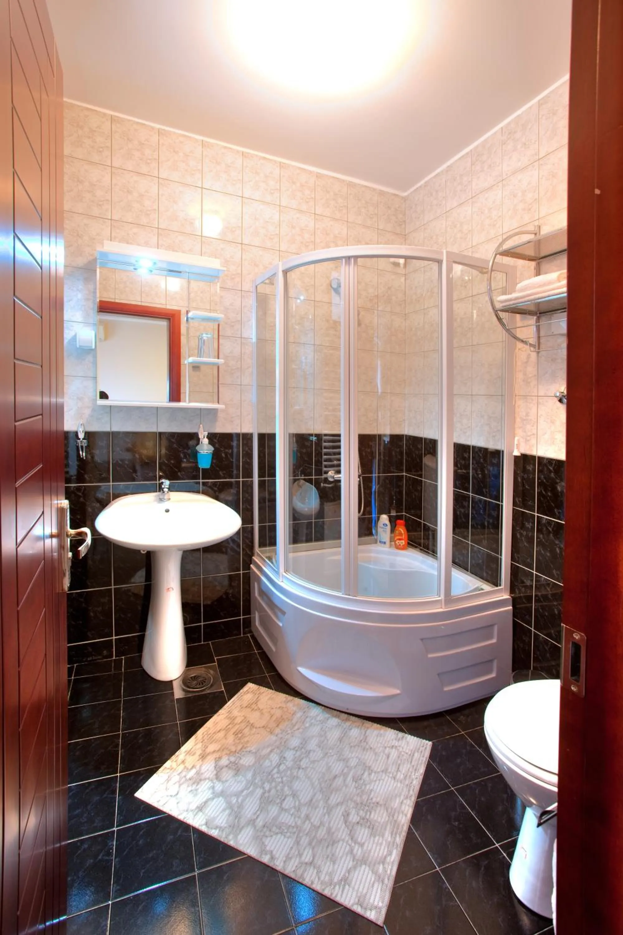 Shower in Guesthouse Vitez
