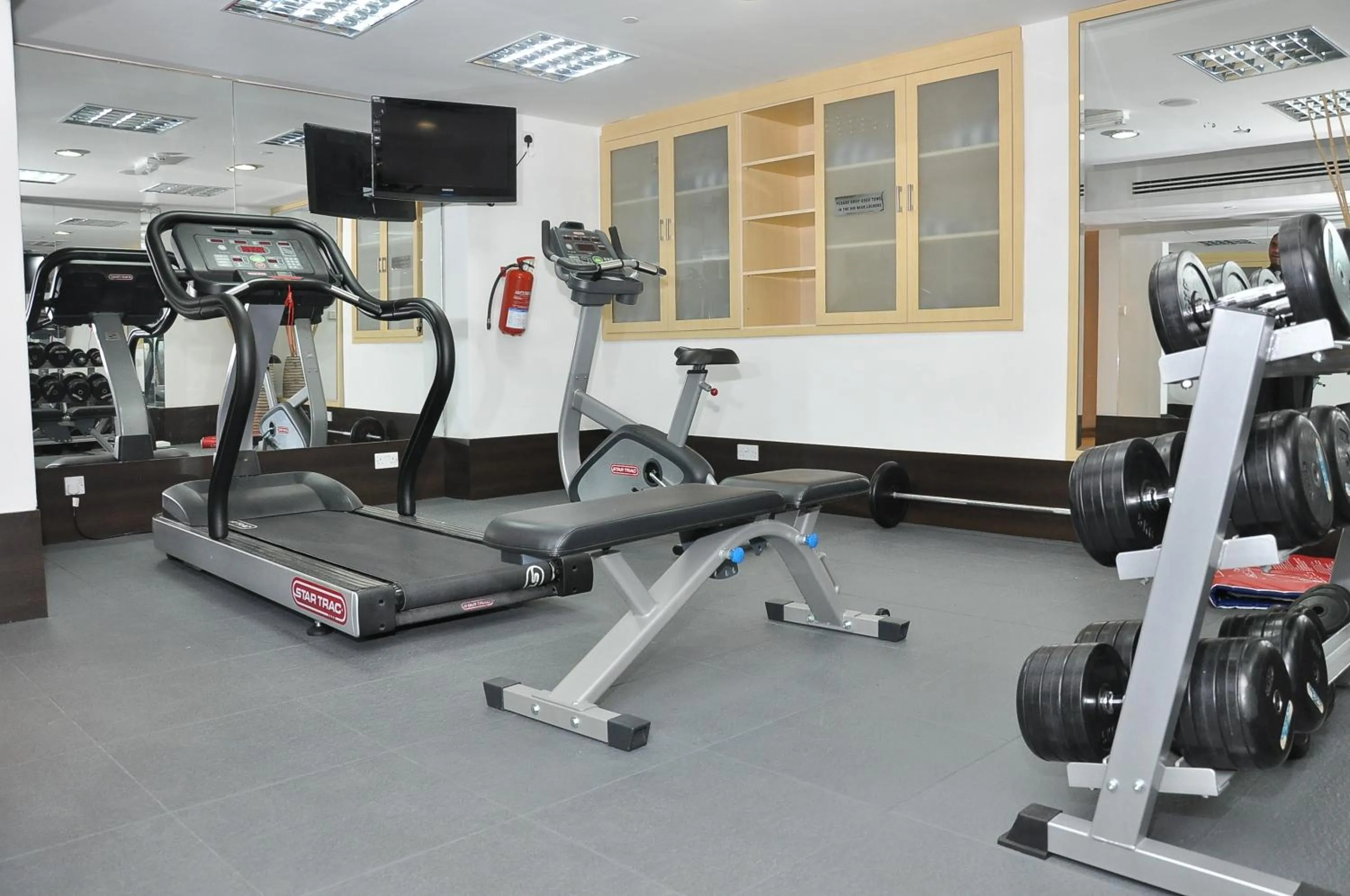 Fitness centre/facilities in Phoenix Plaza Hotel Apartments