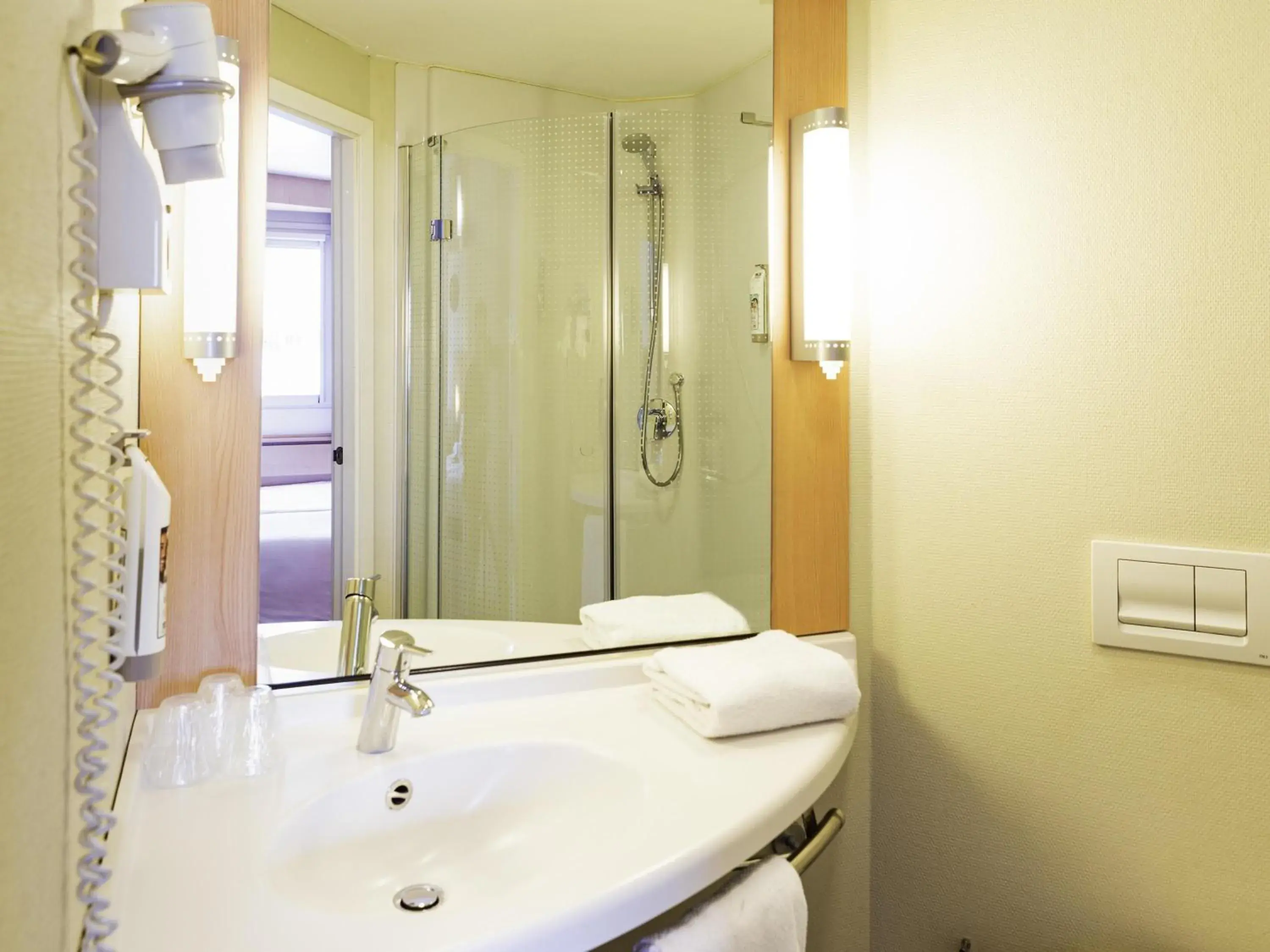 Bedroom in Ibis Oviedo Bedroom in Ibis Oviedo