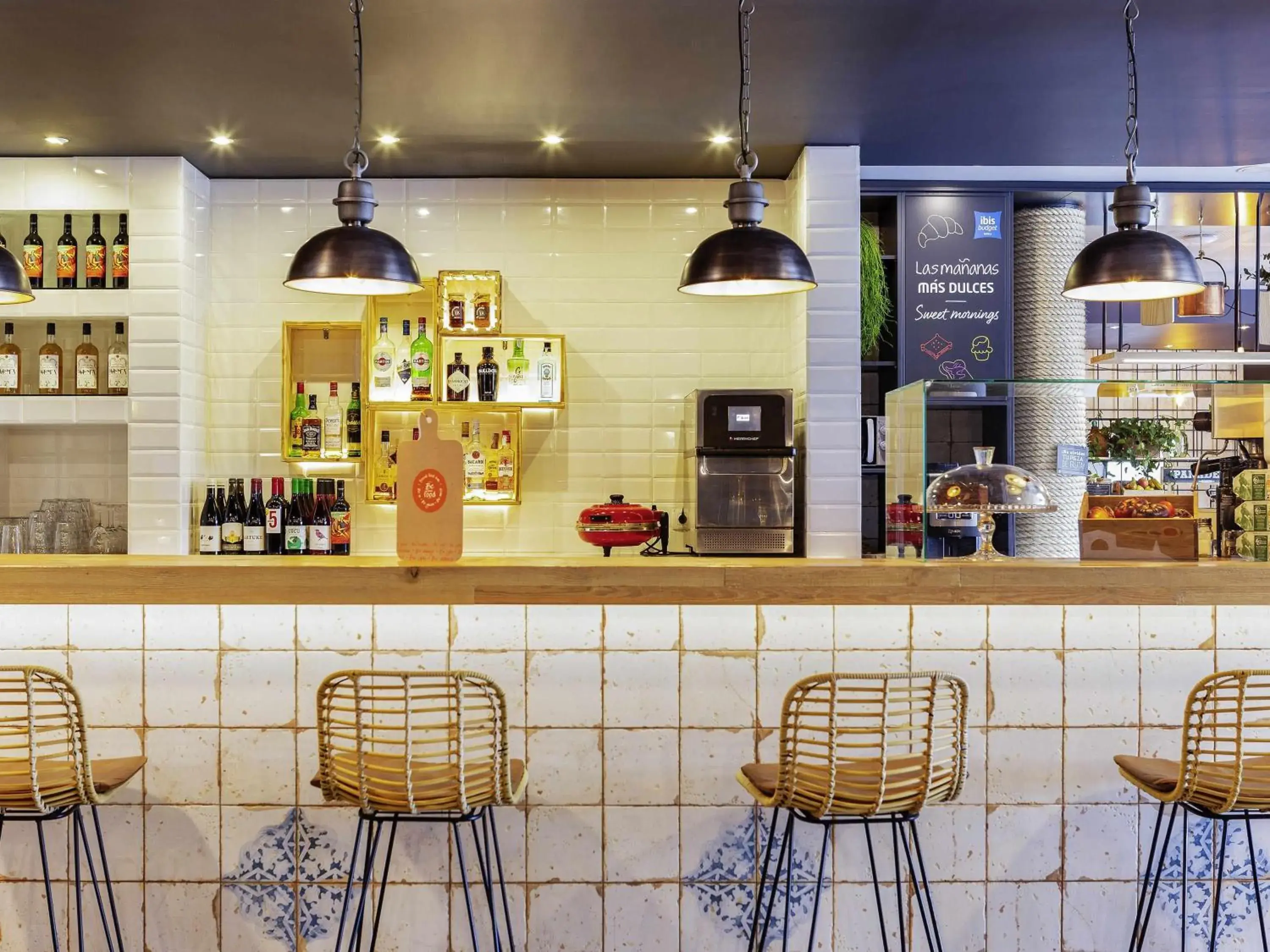 Restaurant/places to eat in Ibis Oviedo Restaurant/places to eat in Ibis Oviedo