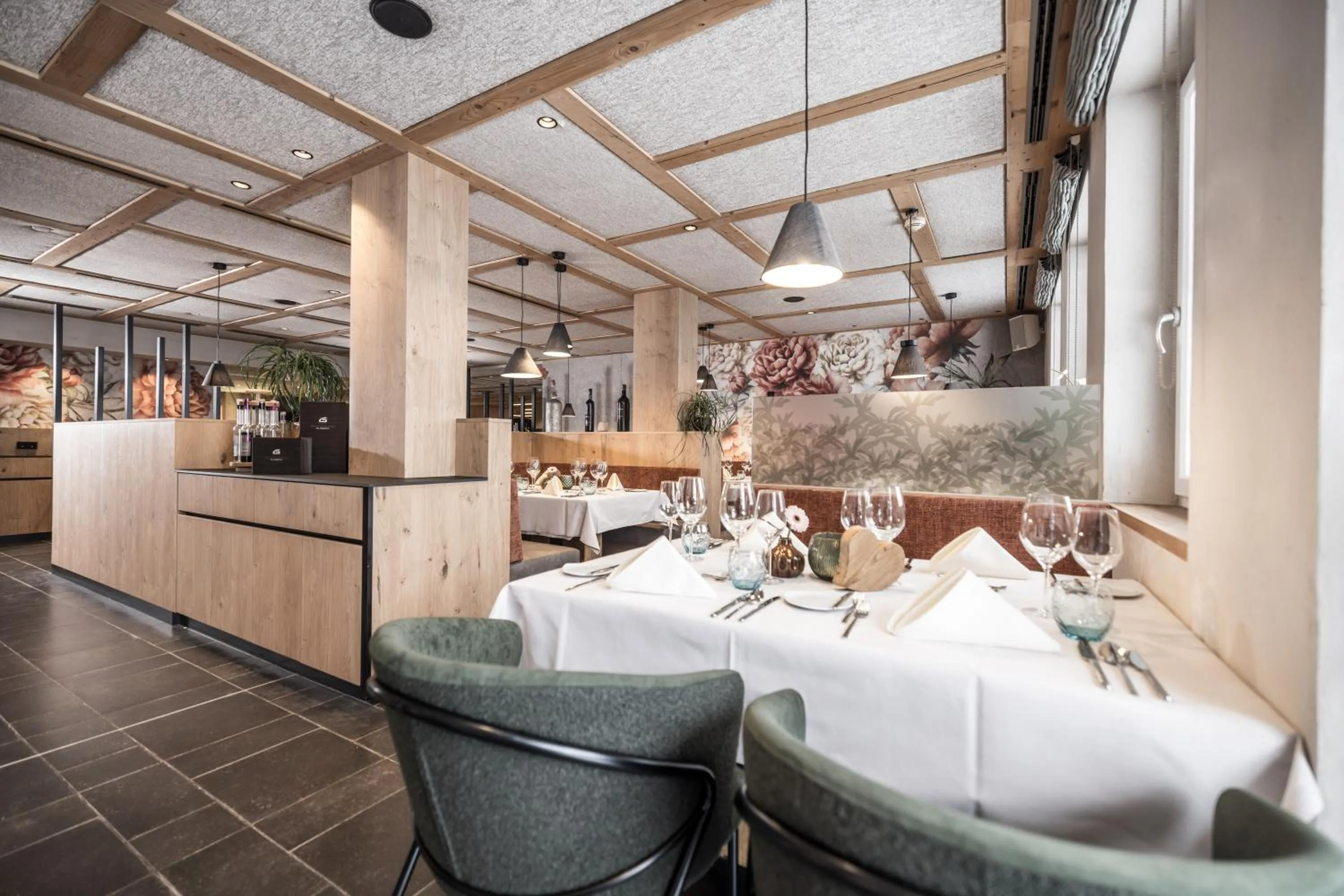 Restaurant/places to eat in 4*S Galtenberg Resort