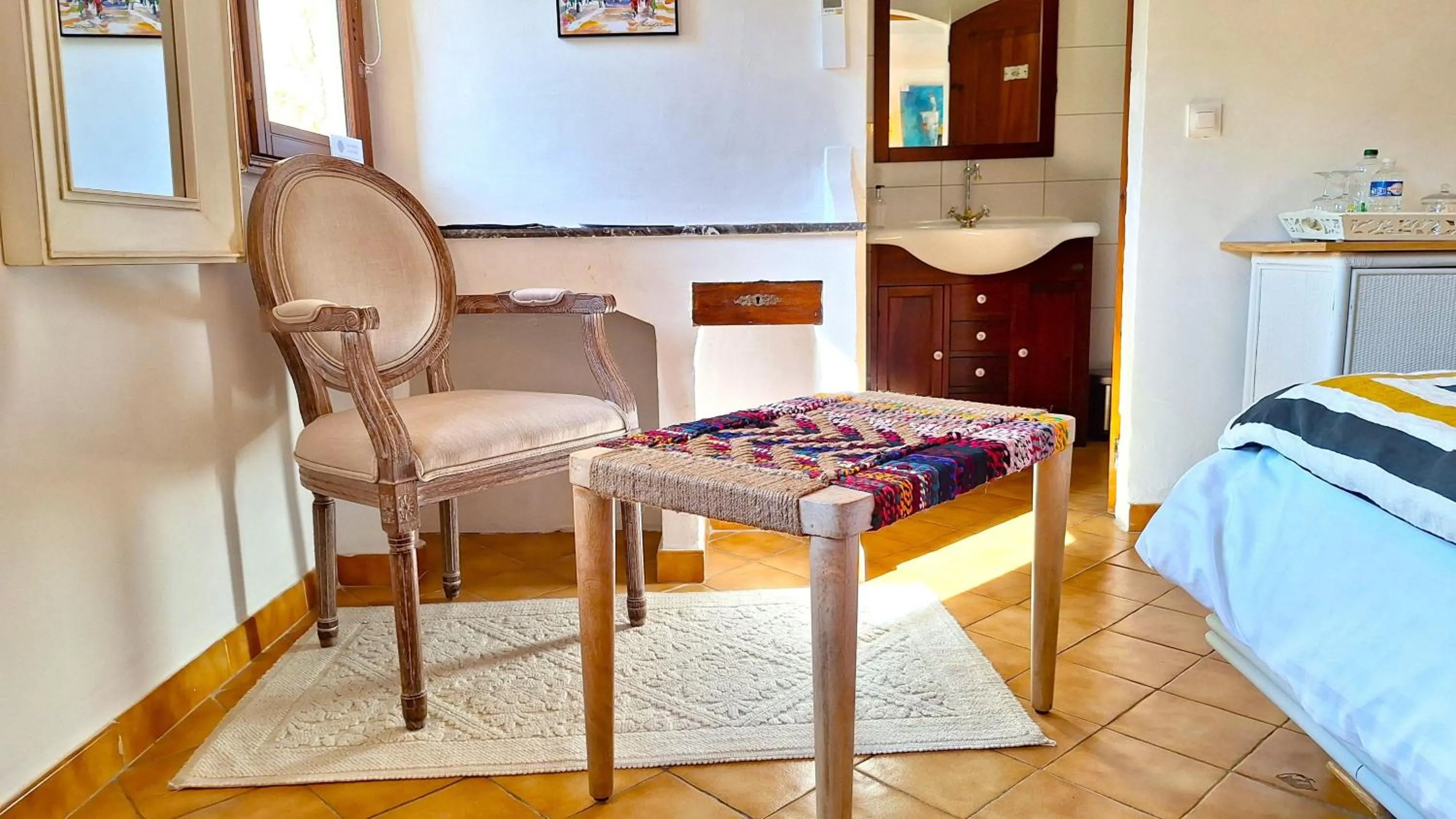 Decorative detail, Bed in La Bergerie Du Moulin