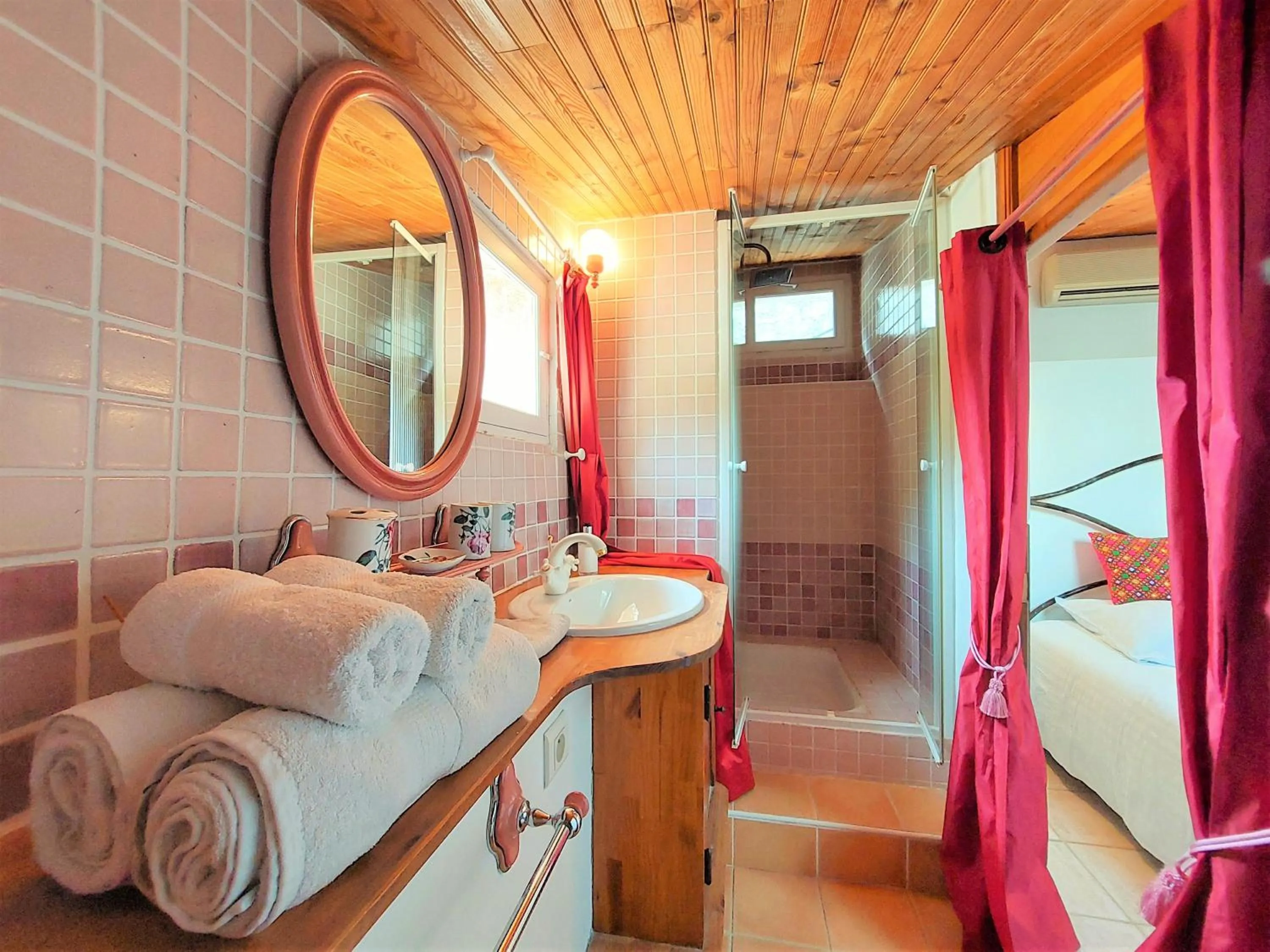 Bathroom, Bed in La Bergerie Du Moulin