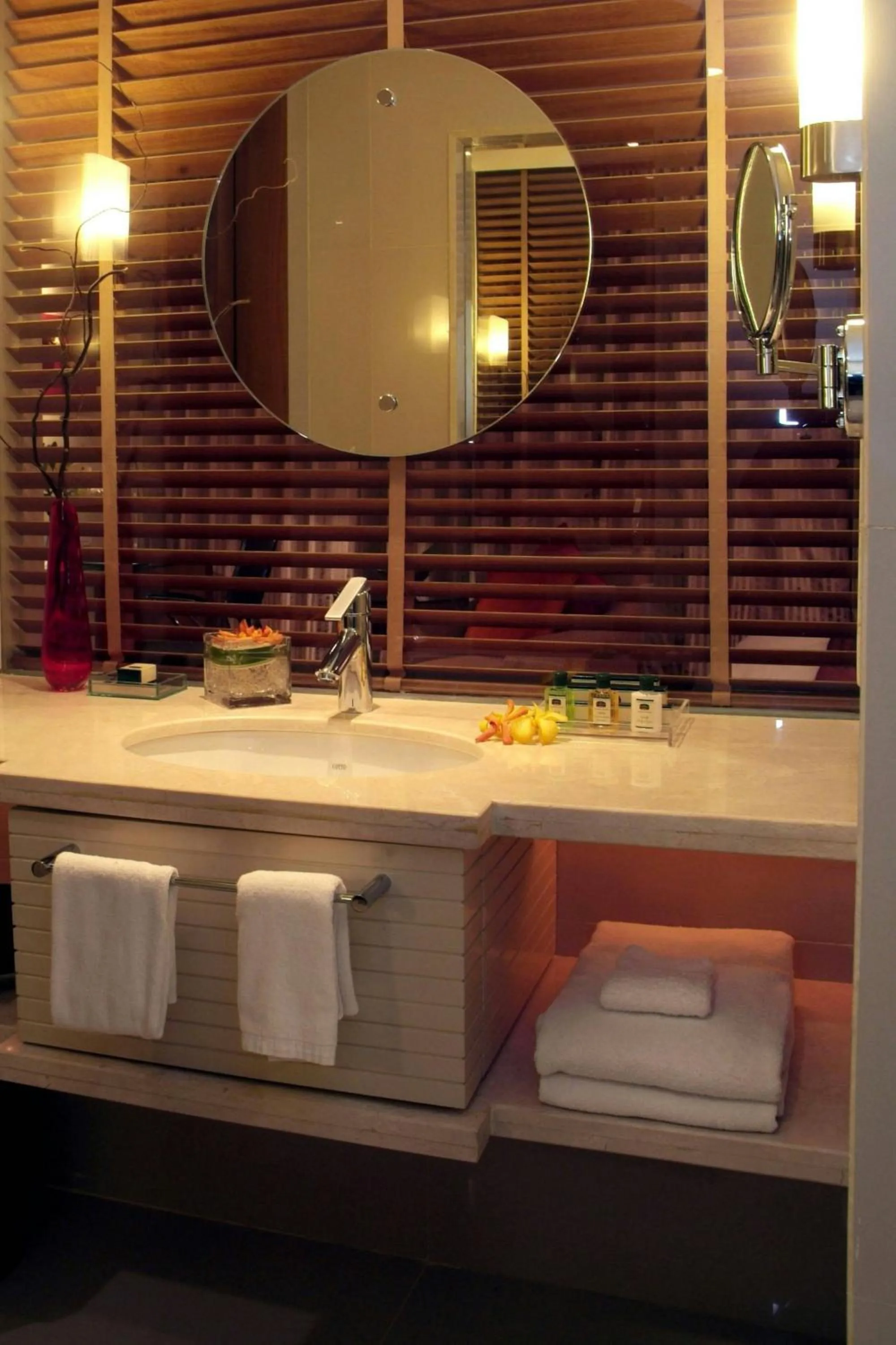 Bathroom in Courtyard by Marriott Hyderabad