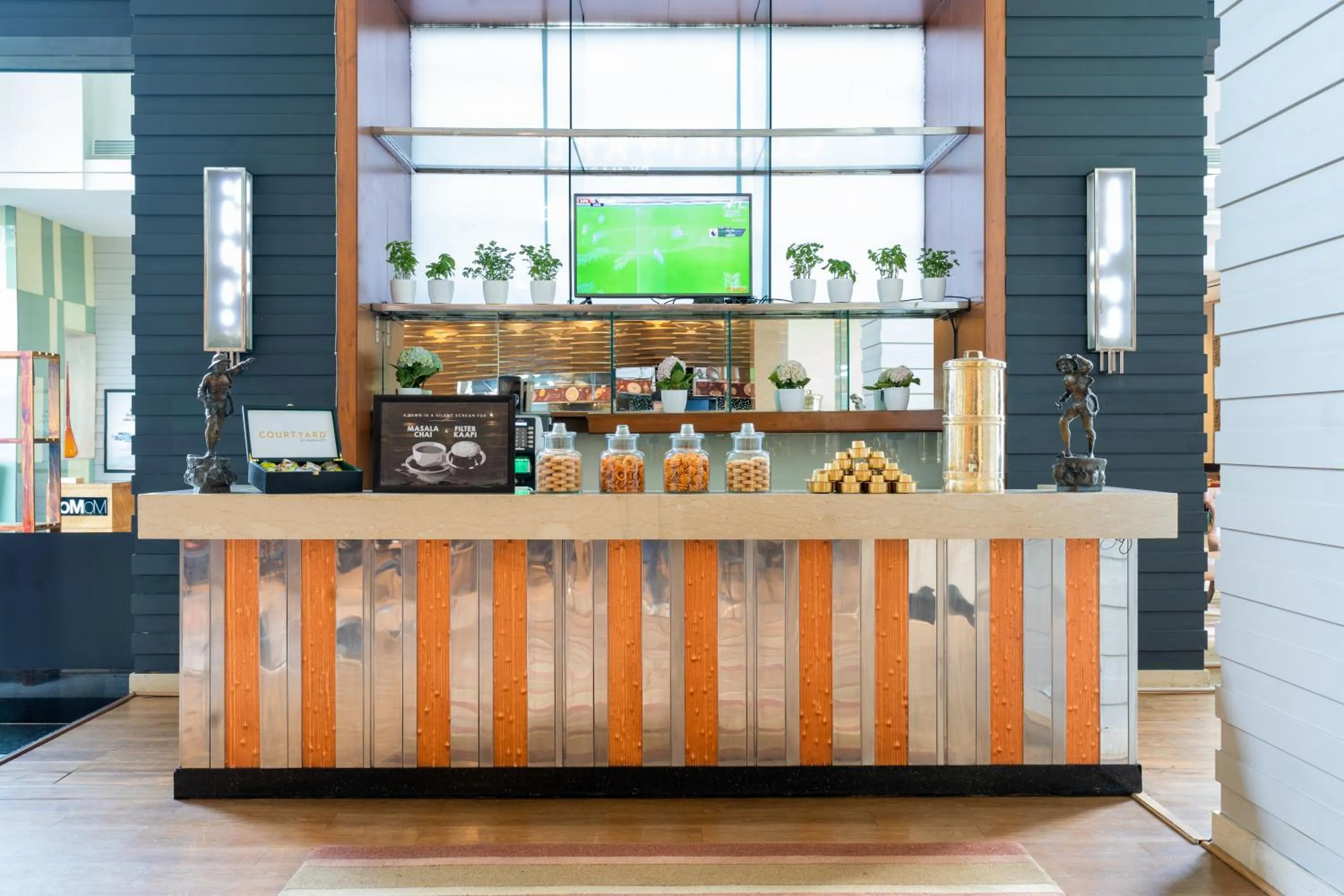 Restaurant/places to eat in Courtyard by Marriott Hyderabad