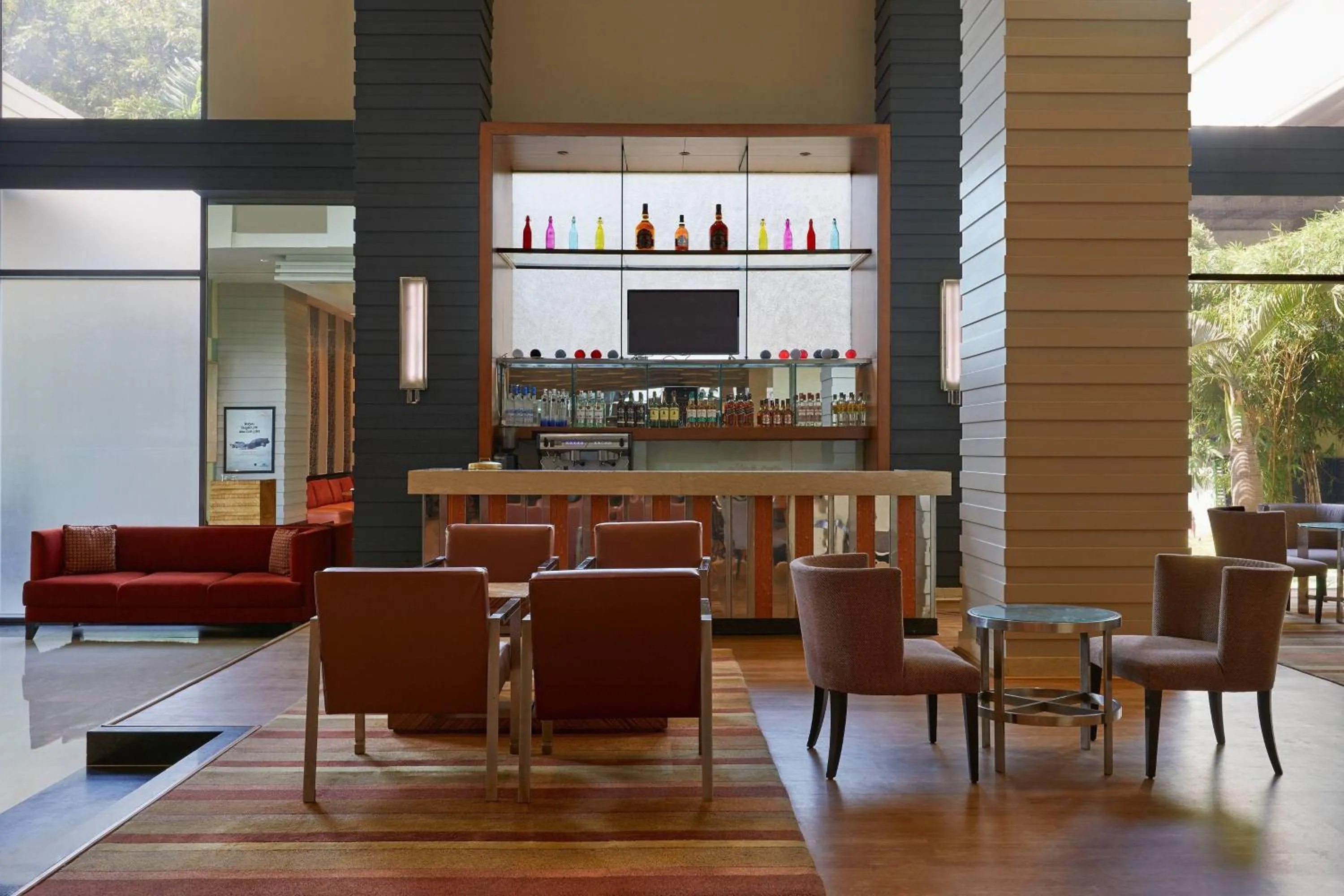 Lounge or bar in Courtyard by Marriott Hyderabad