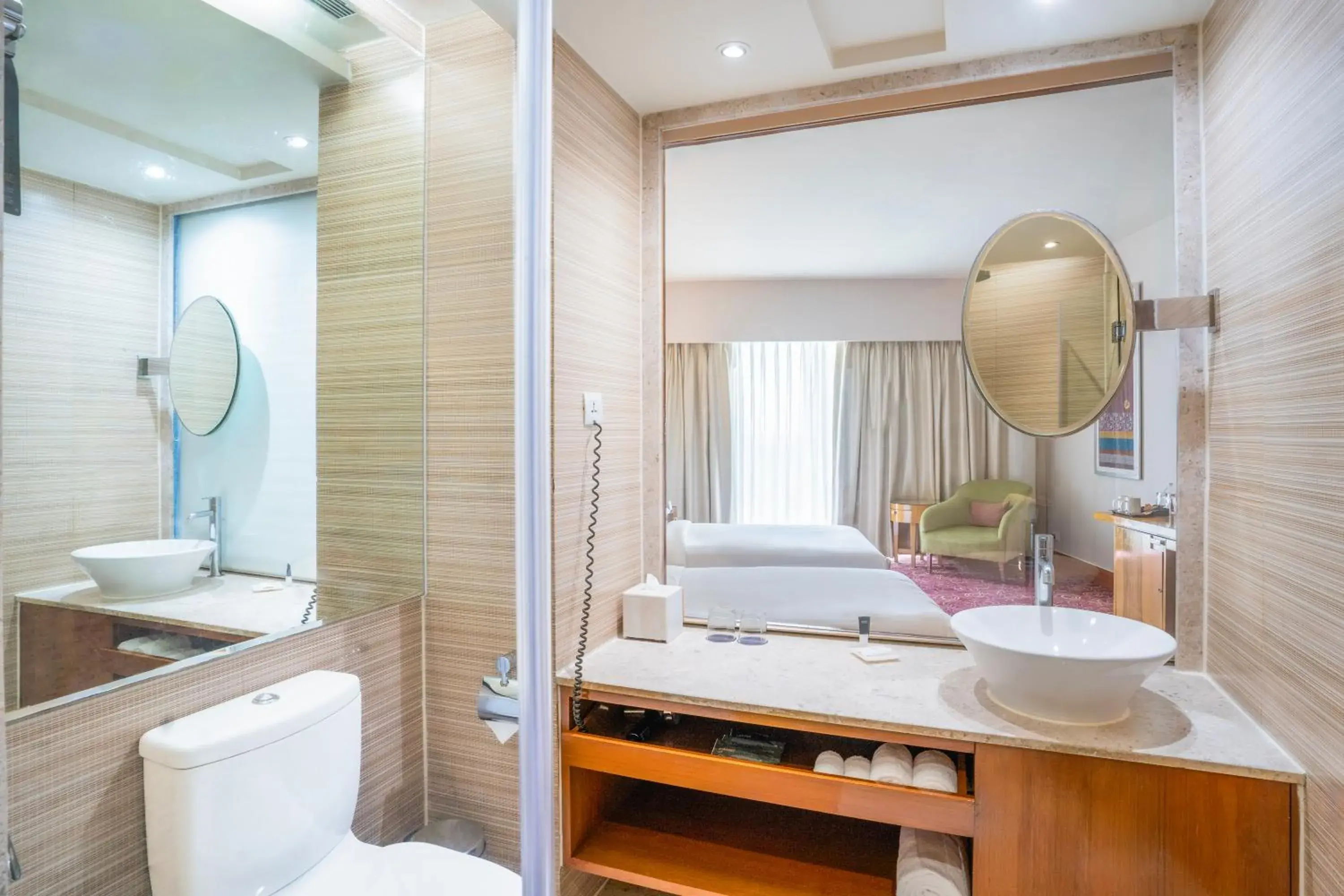 Superior room, King Bed Enjoy 20% off on Spa & 15% off on Food & Soft beverages - single occupancy in Courtyard by Marriott Hyderabad Superior room, King Bed Enjoy 20% off on Spa & 15% off on Food & Soft beverages - single occupancy in Courtyard by Marriott Hyderabad