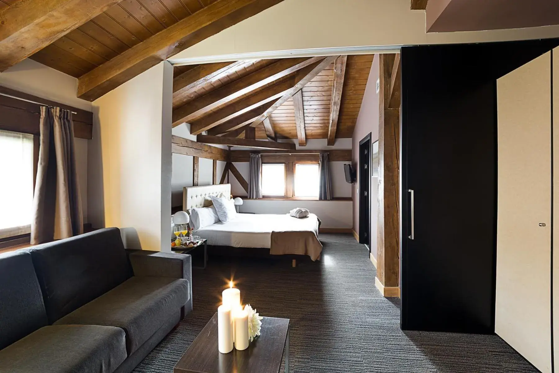 Photo of the whole room, Bed in Hotel Dolarea Photo of the whole room, Bed in Hotel Dolarea