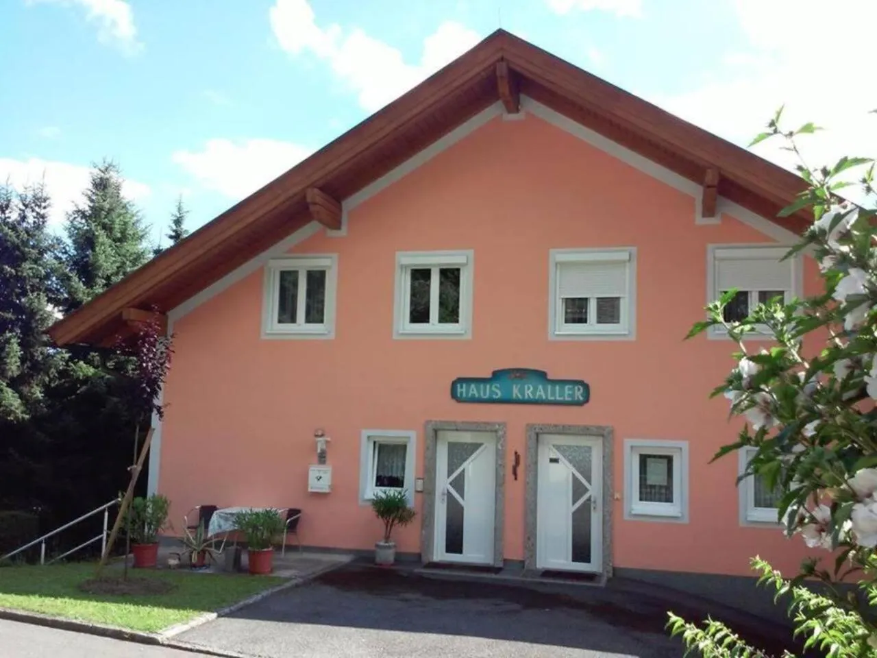 Property building in Haus Kraller-Urlaub mit Seeblick