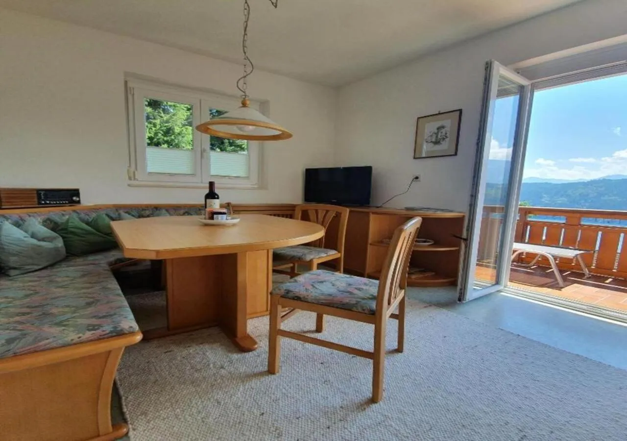 Dining area in Haus Kraller-Urlaub mit Seeblick