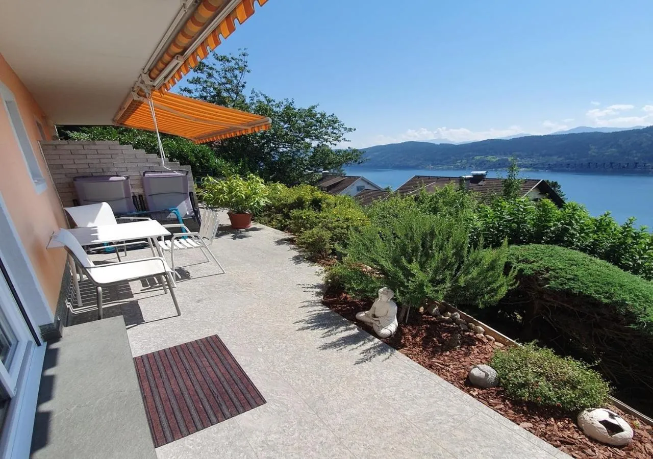Balcony/Terrace in Haus Kraller-Urlaub mit Seeblick