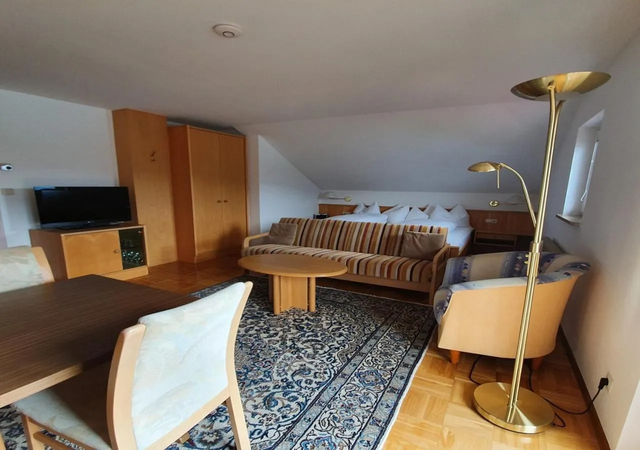 Living room in Haus Kraller-Urlaub mit Seeblick