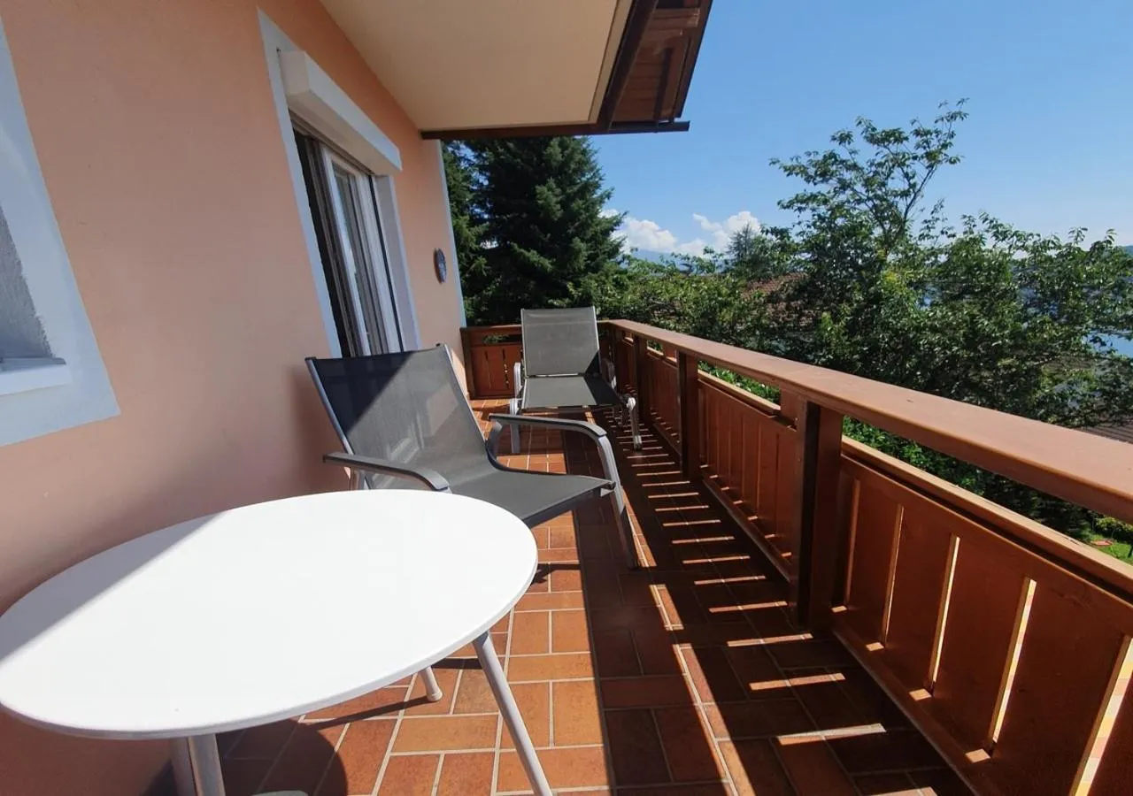 Balcony/Terrace in Haus Kraller-Urlaub mit Seeblick