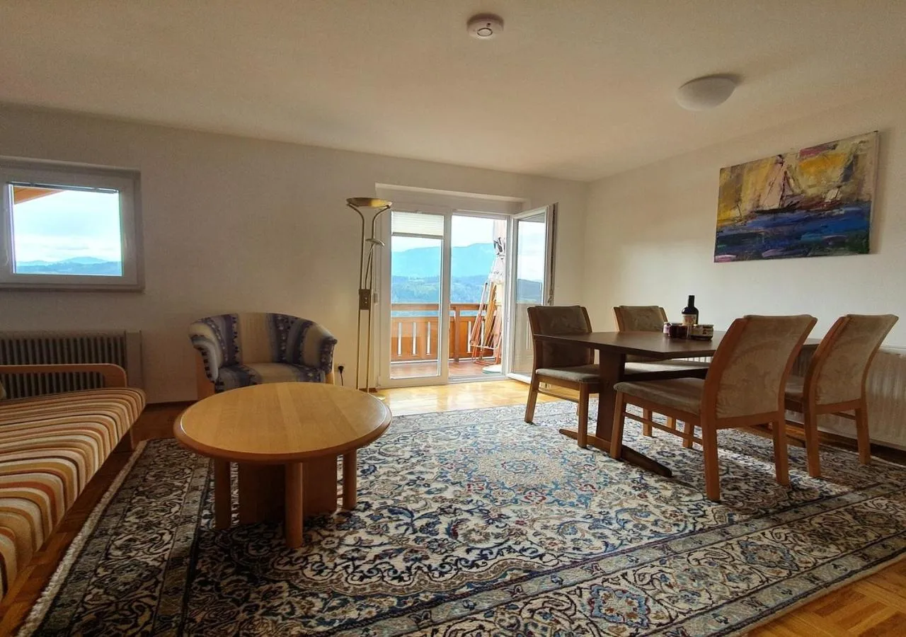 Living room in Haus Kraller-Urlaub mit Seeblick