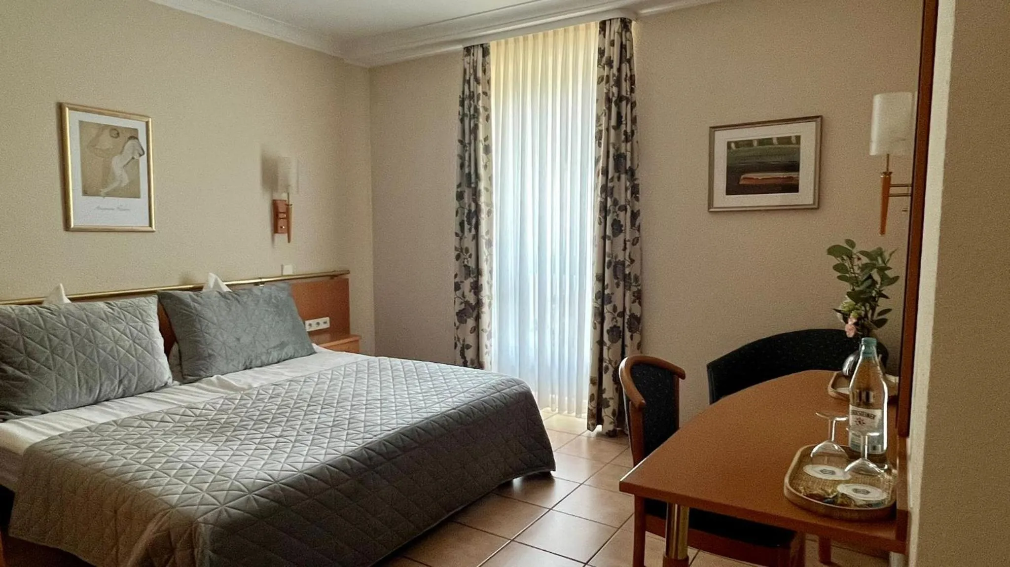 Bed in Hotel Victoria