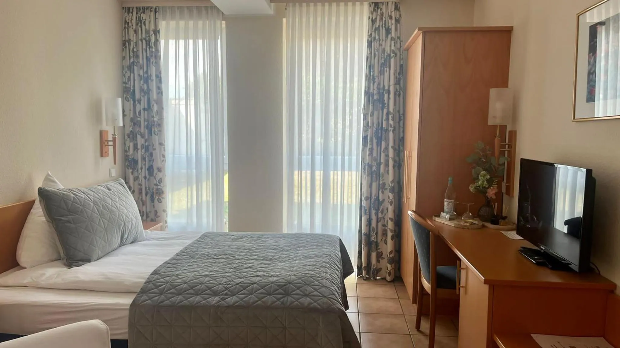 Bed in Hotel Victoria