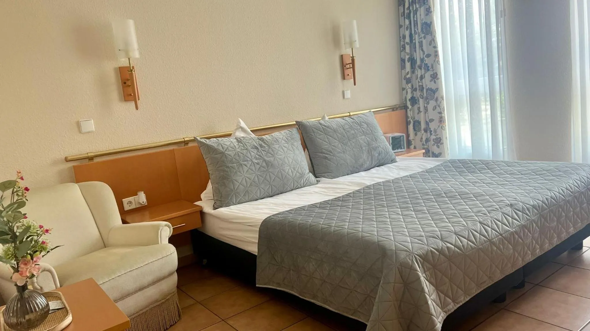 Photo of the whole room, Bed in Hotel Victoria