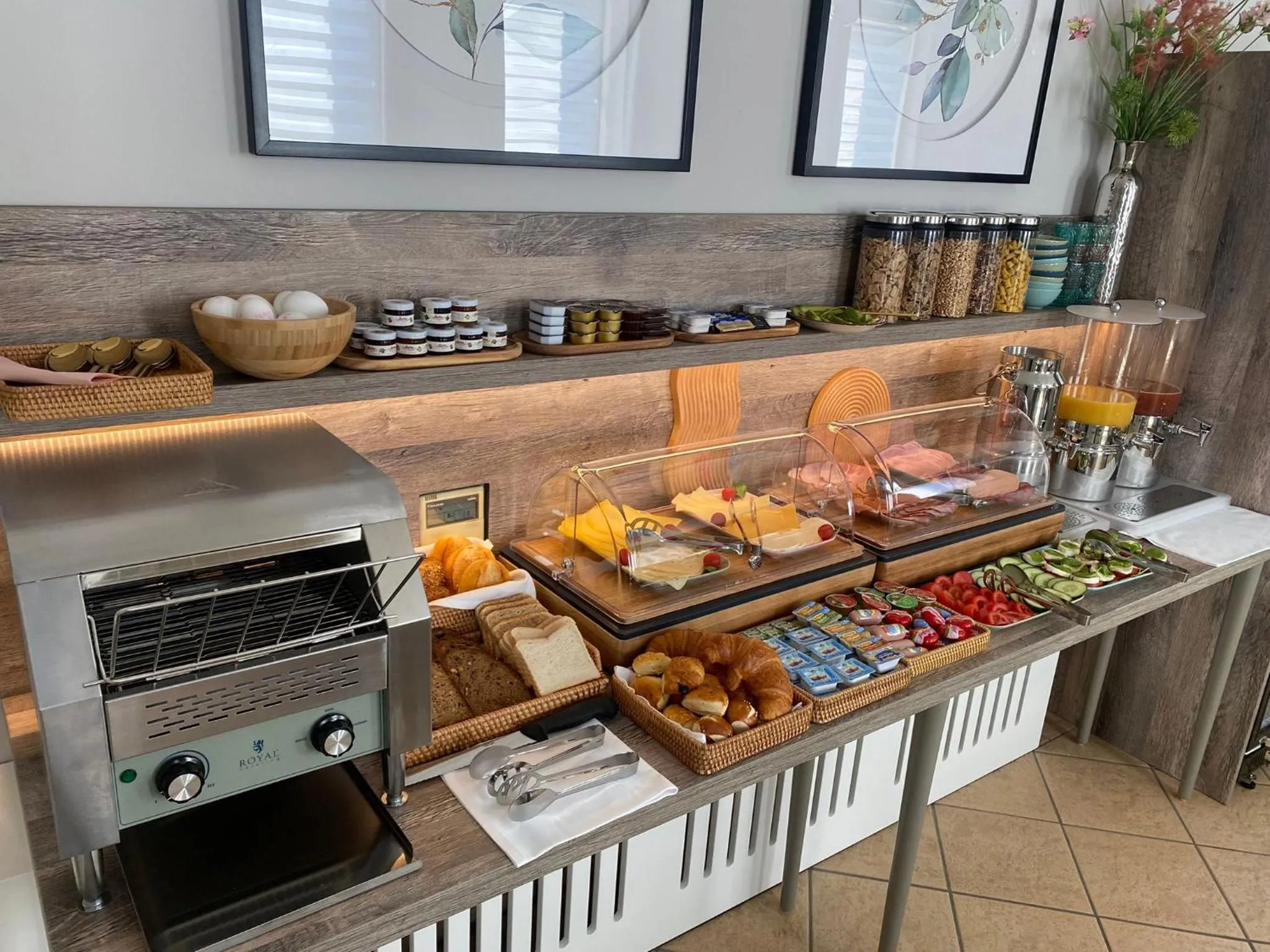 Food in Hotel Victoria