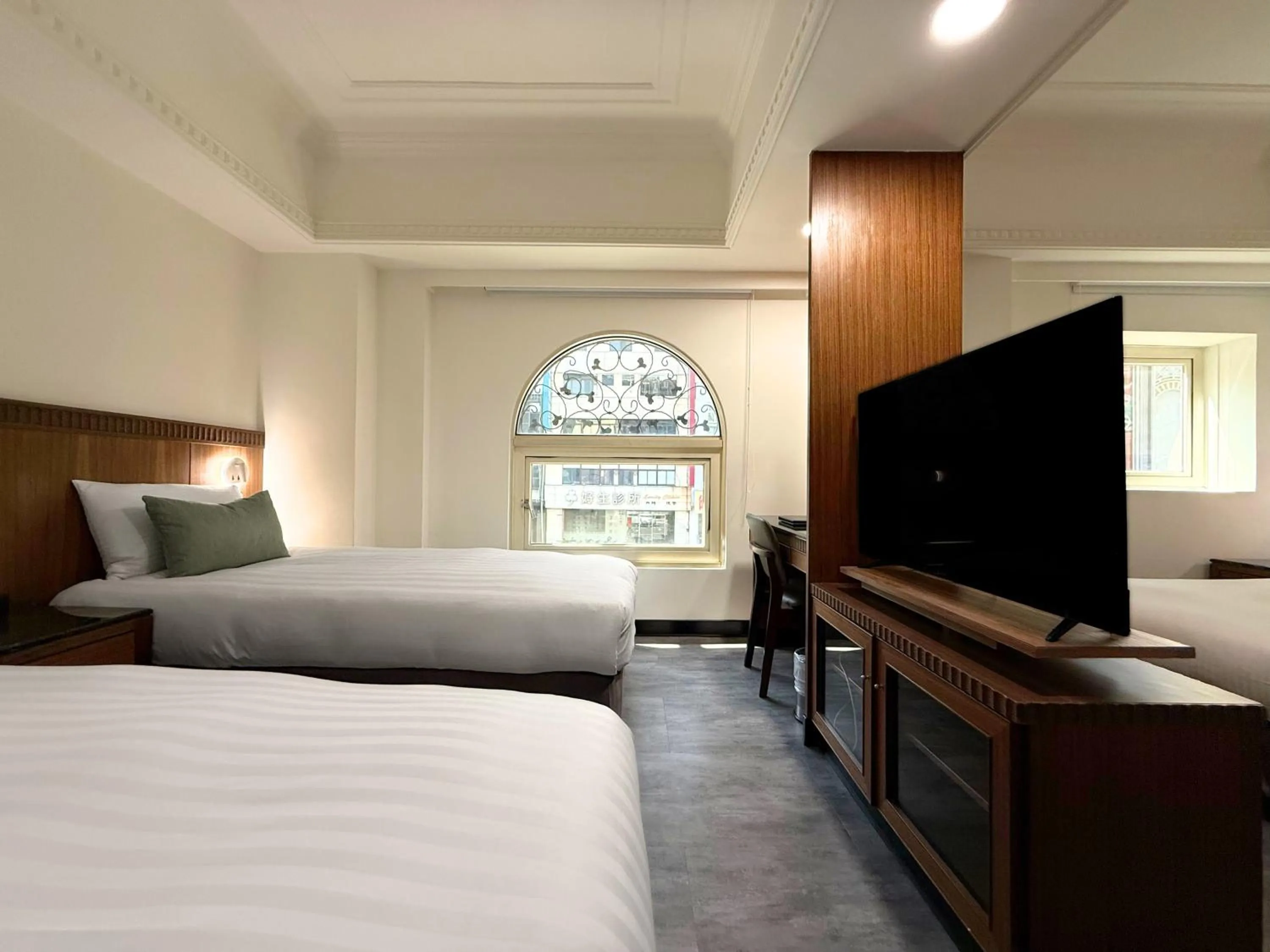 Photo of the whole room, Bed in Hub Hotel Kaohsiung Cisian Branch