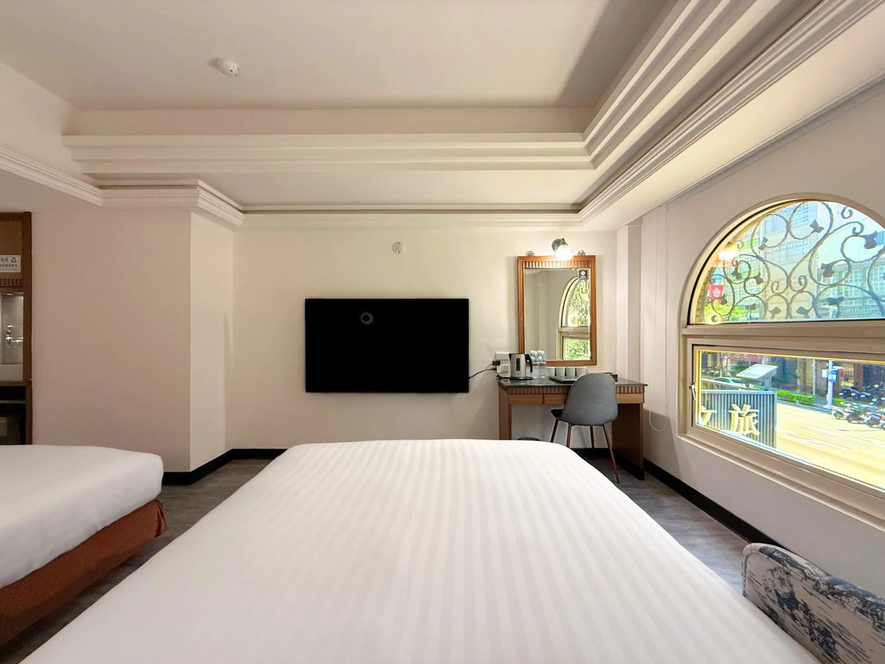 Photo of the whole room, Bed in Hub Hotel Kaohsiung Cisian Branch