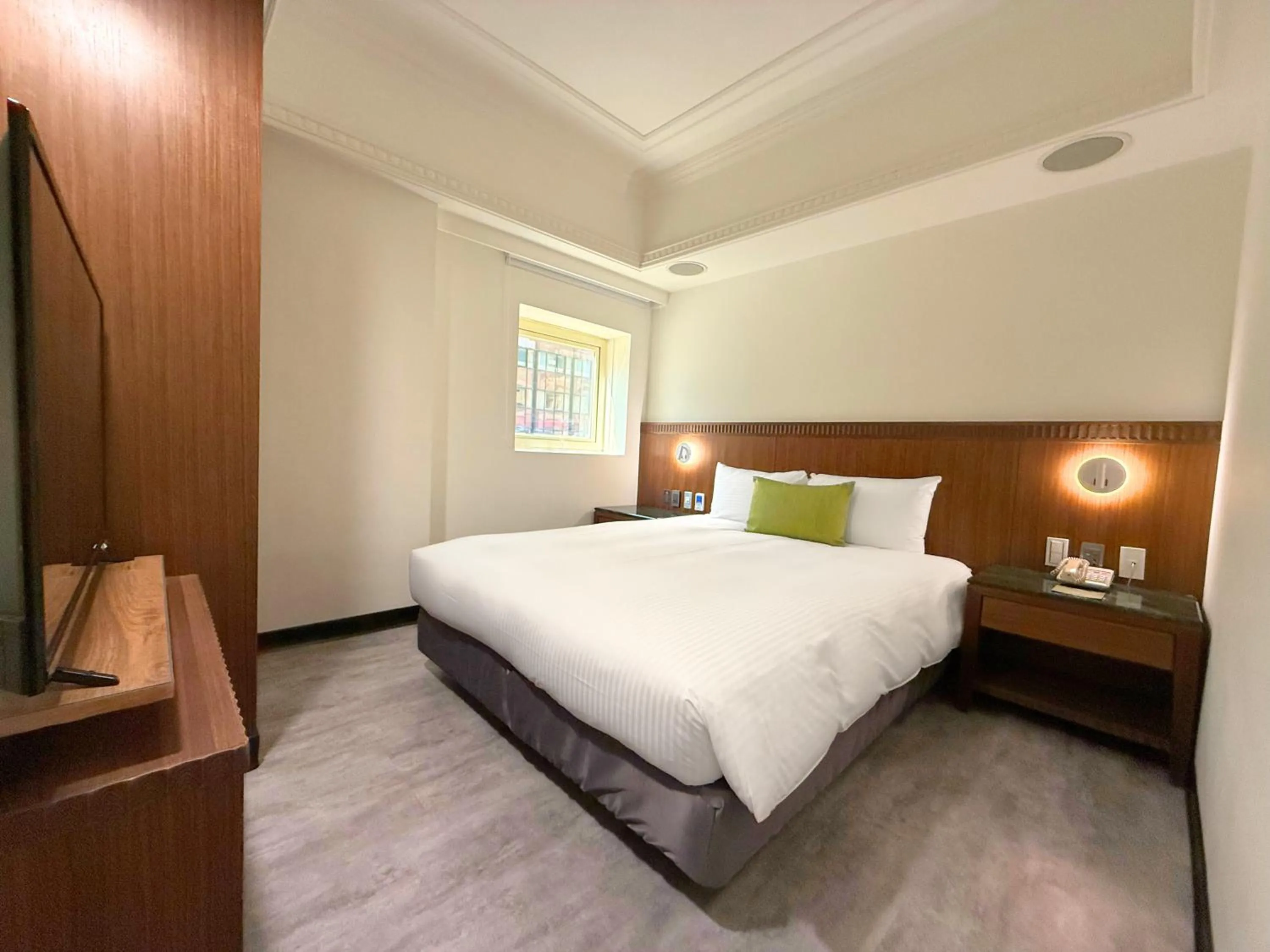 Photo of the whole room, Bed in Hub Hotel Kaohsiung Cisian Branch