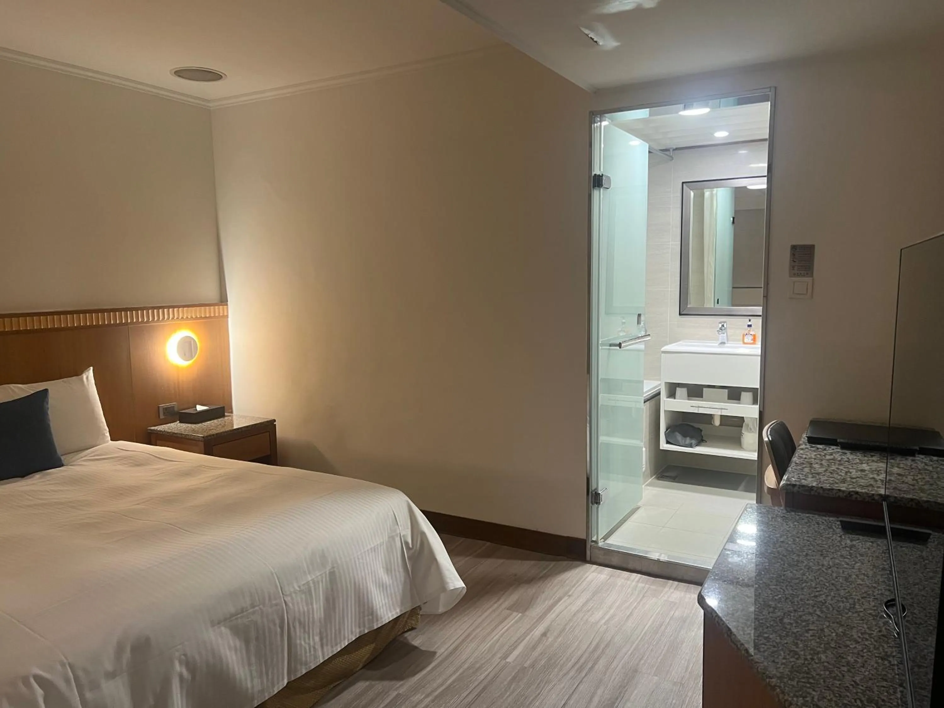 Bed in Hub Hotel Kaohsiung Cisian Branch