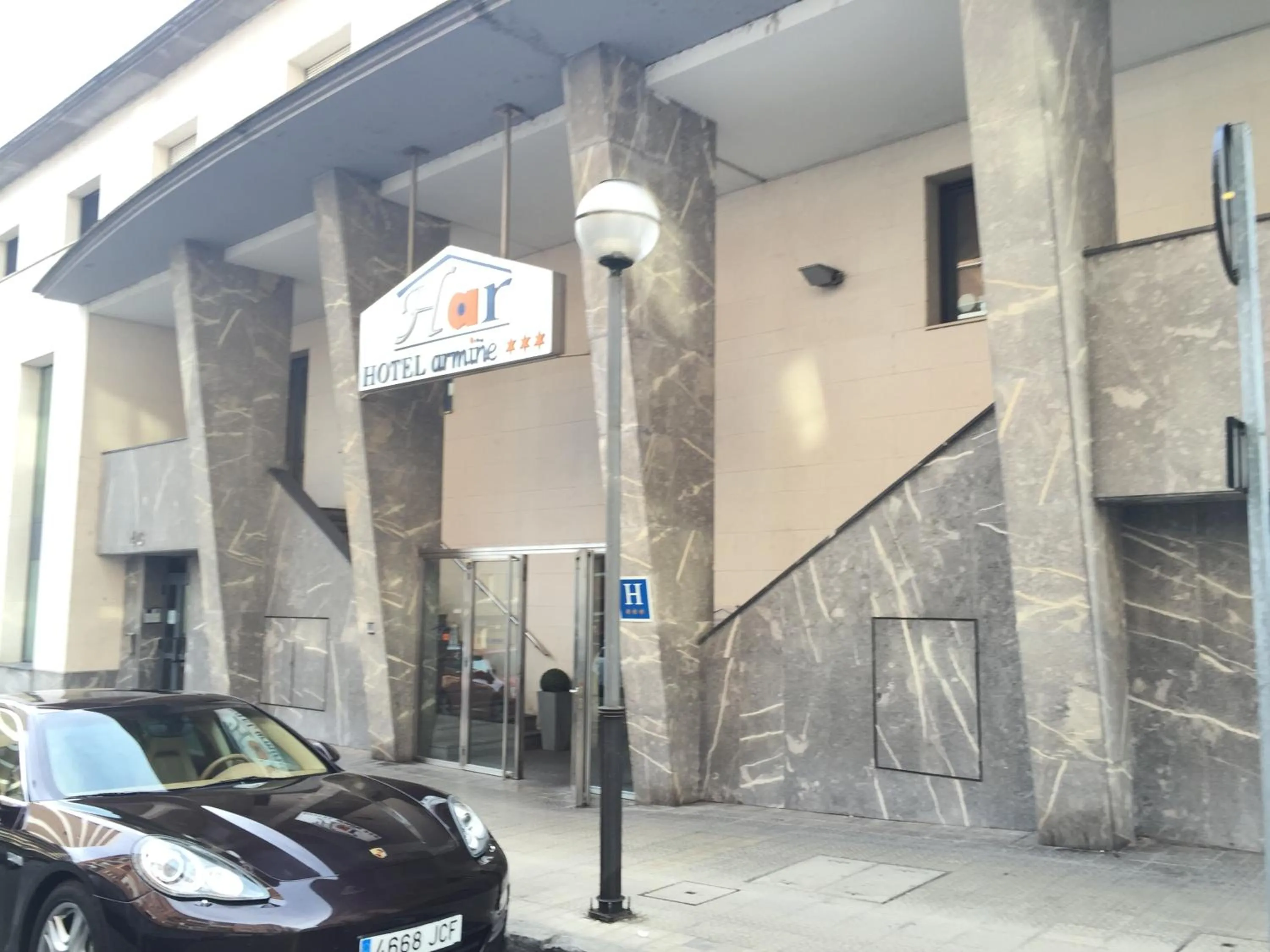 Facade/entrance in Hotel Armiñe