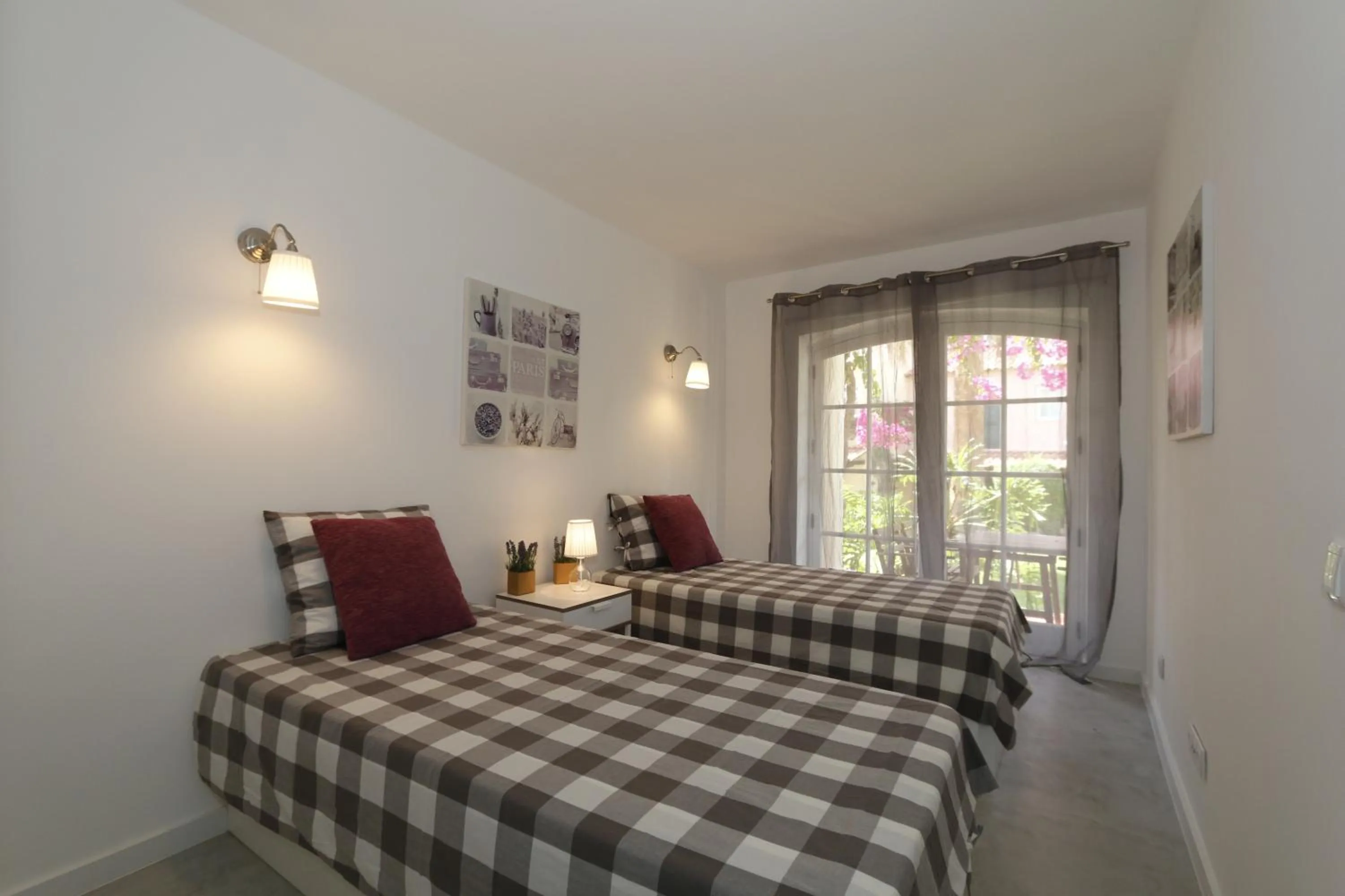 Photo of the whole room, Bed in The Old Village, Prestige and Solar by Village 4U