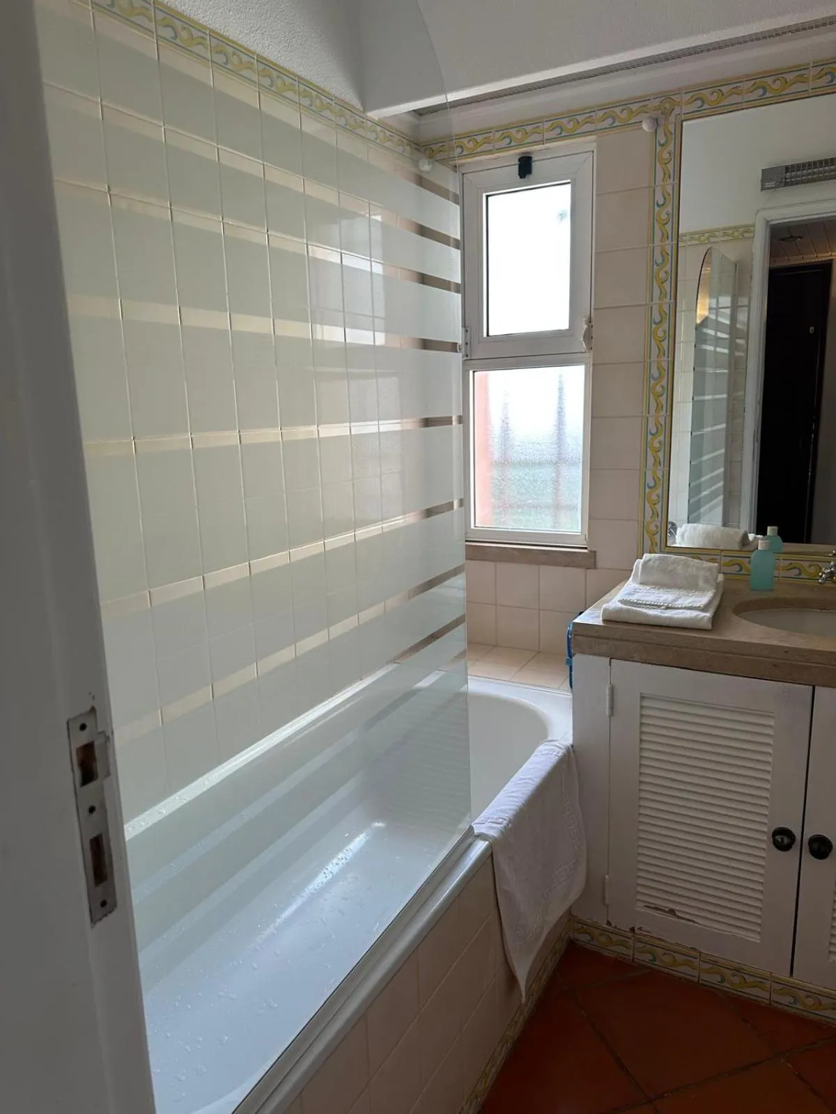 Bathroom in The Old Village, Prestige and Solar by Village 4U