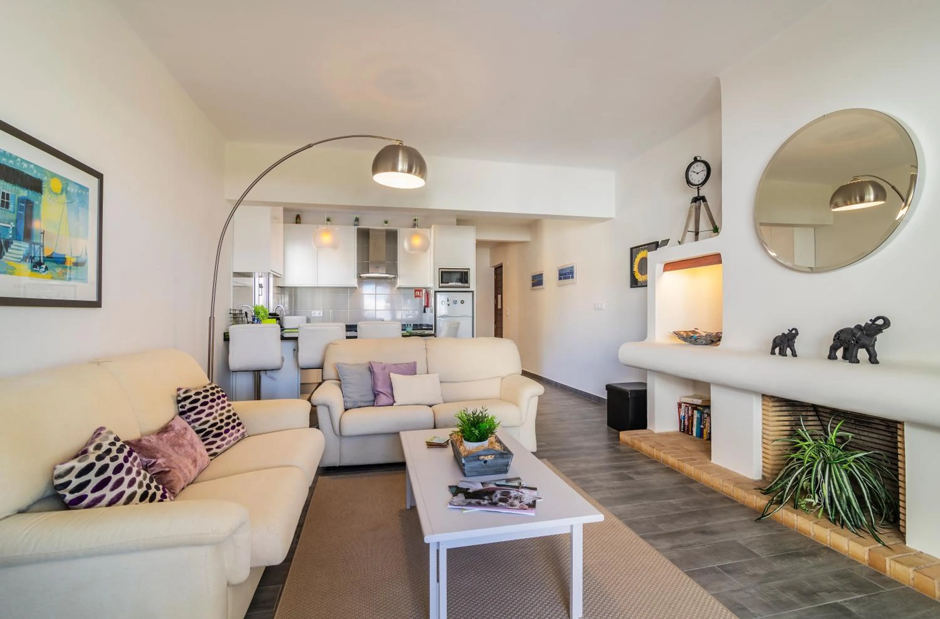 Kitchen or kitchenette in The Old Village, Prestige and Solar by Village 4U