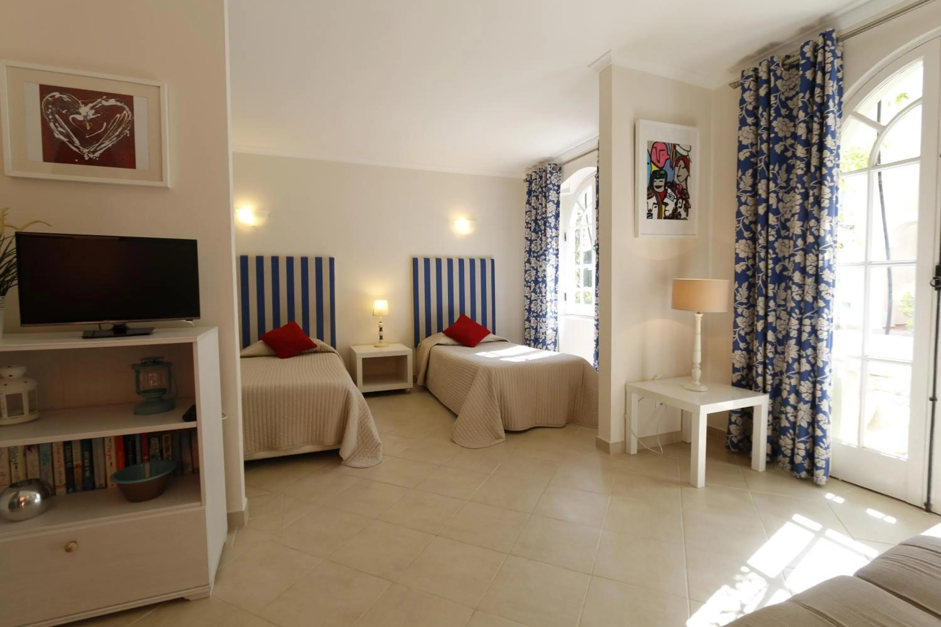 Bedroom, Bed in The Old Village, Prestige and Solar by Village 4U