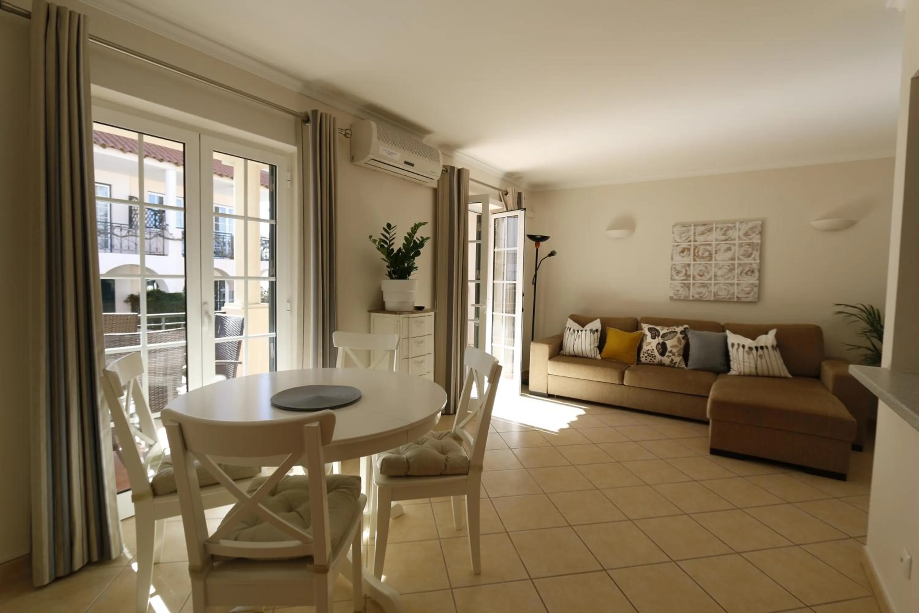 Living room in The Old Village, Prestige and Solar by Village 4U