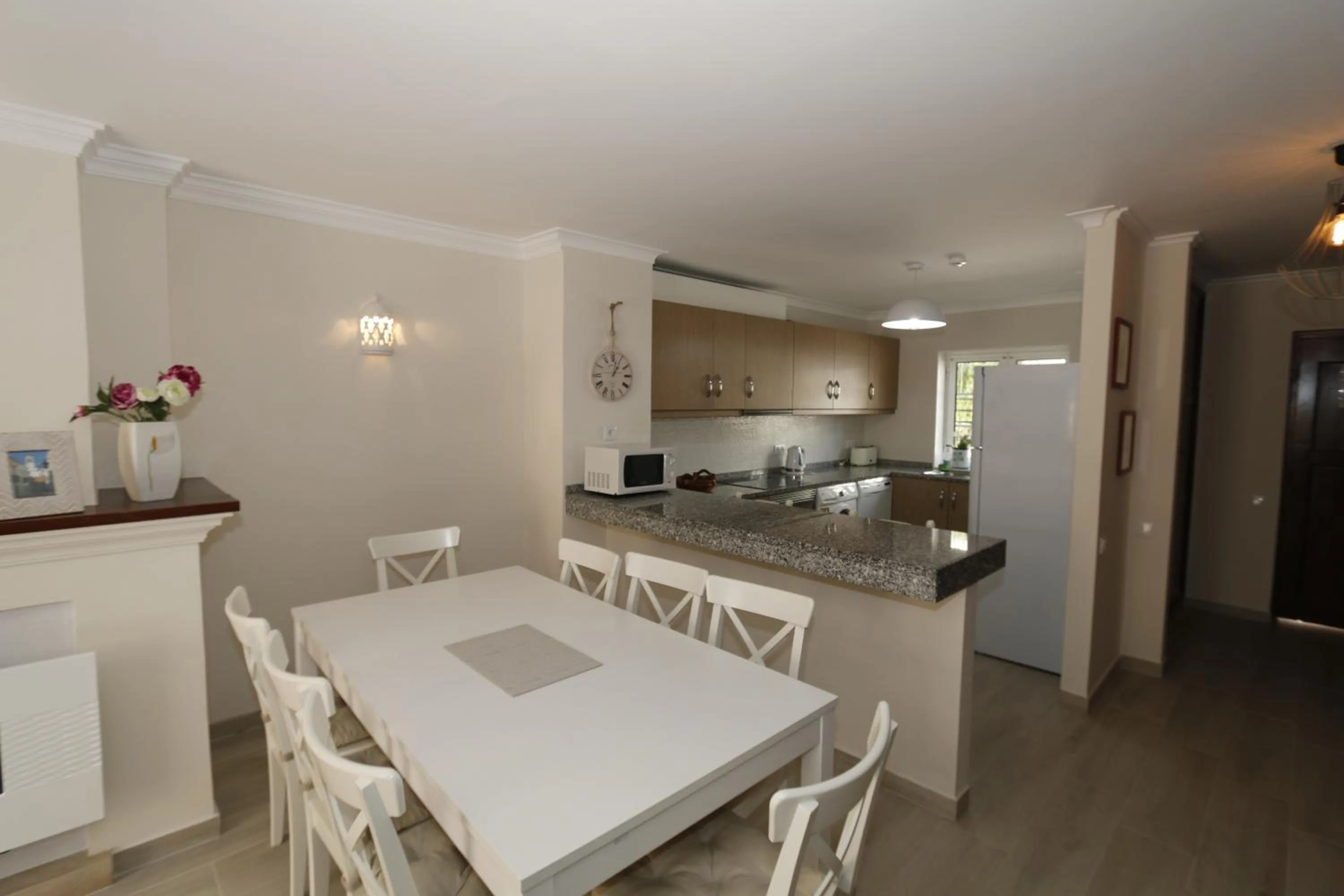 Kitchen or kitchenette in The Old Village, Prestige and Solar by Village 4U