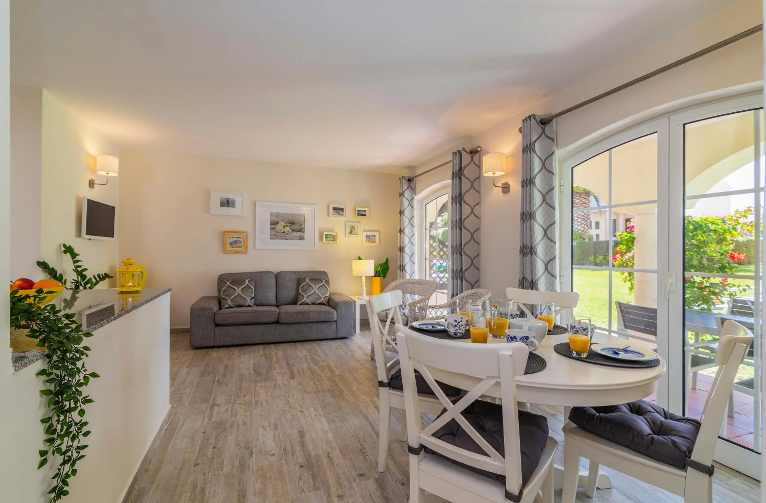 Living room in The Old Village, Prestige and Solar by Village 4U