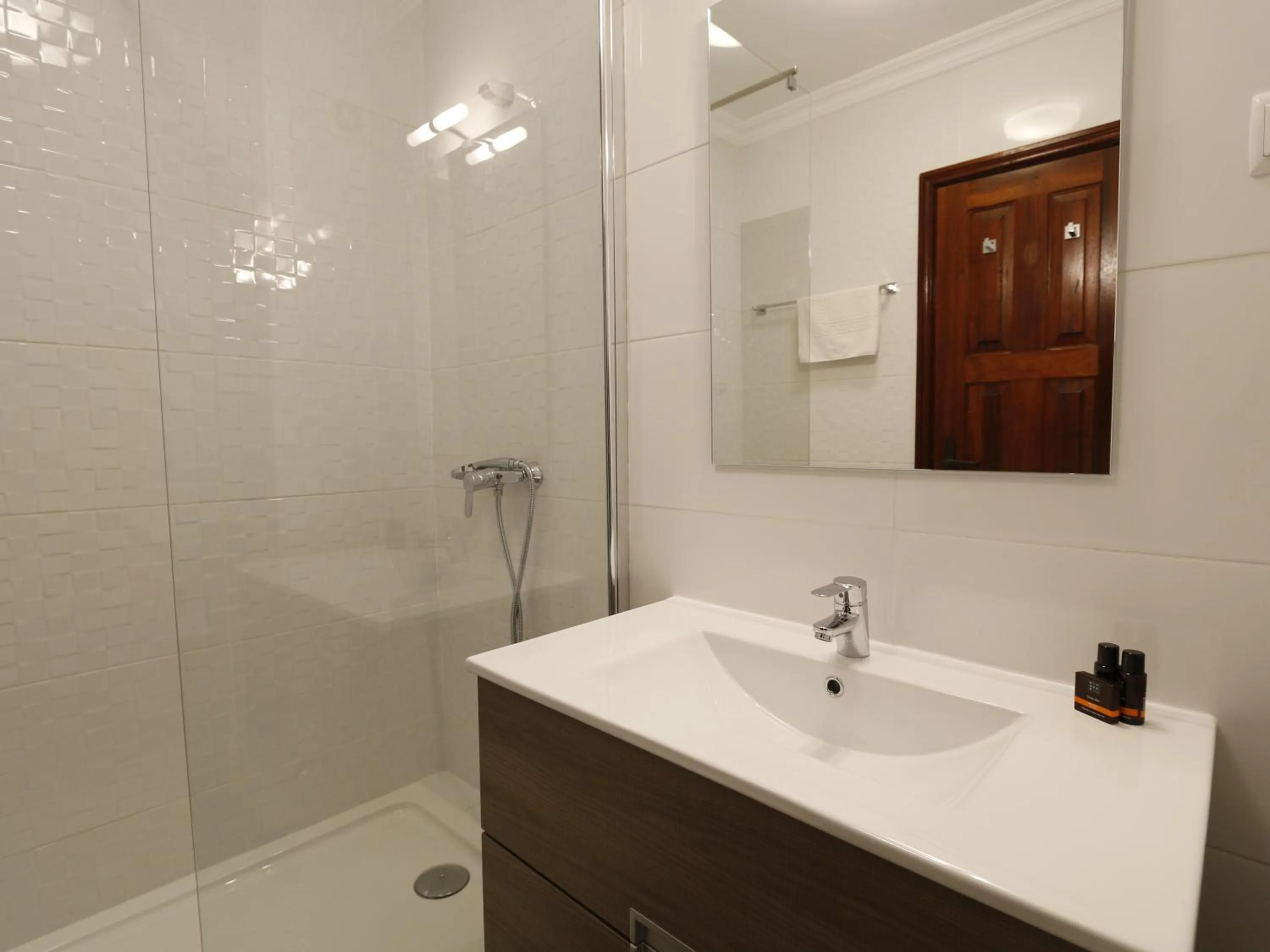 Bathroom in The Old Village, Prestige and Solar by Village 4U