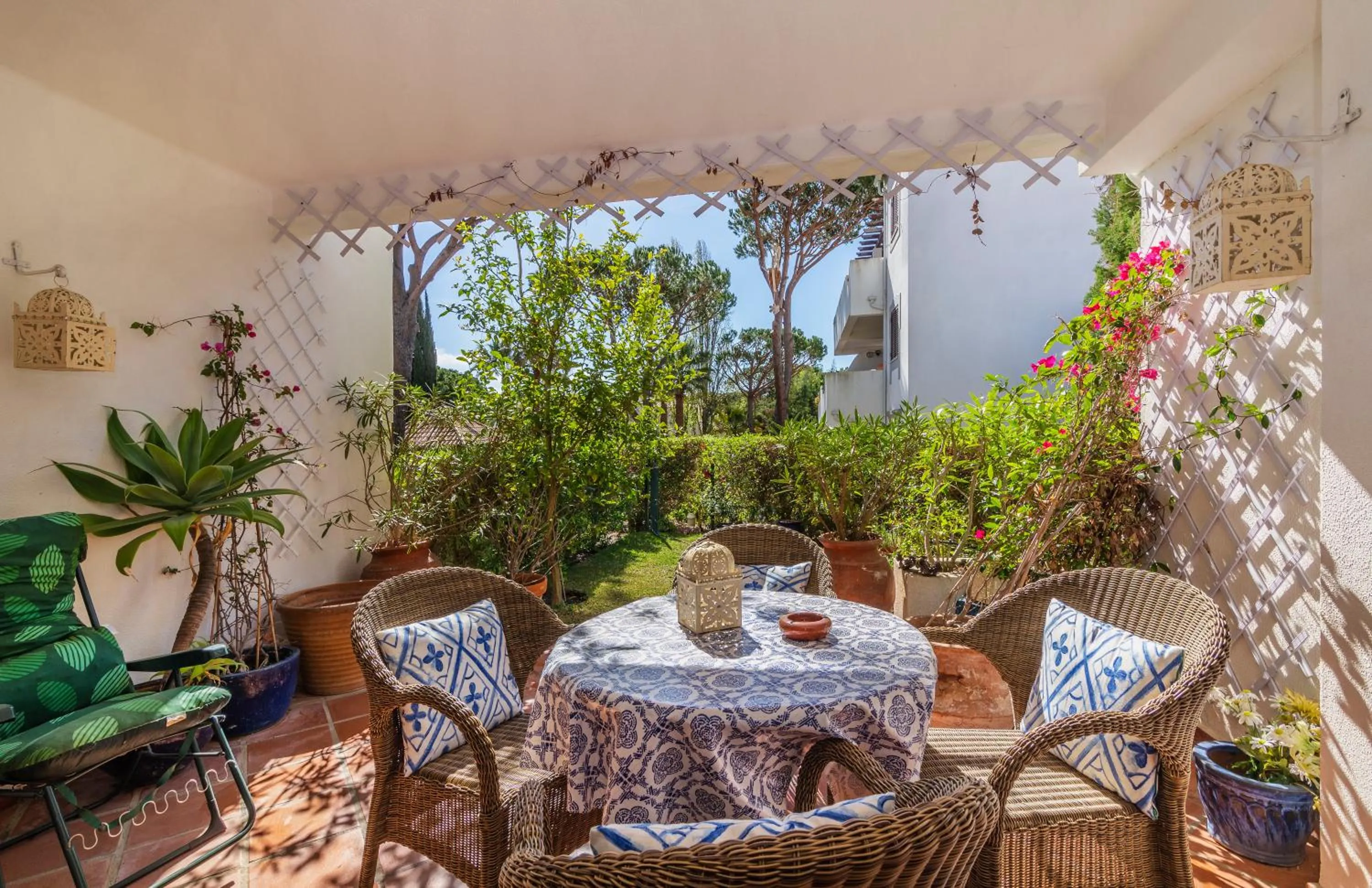 Patio in The Old Village, Prestige and Solar by Village 4U