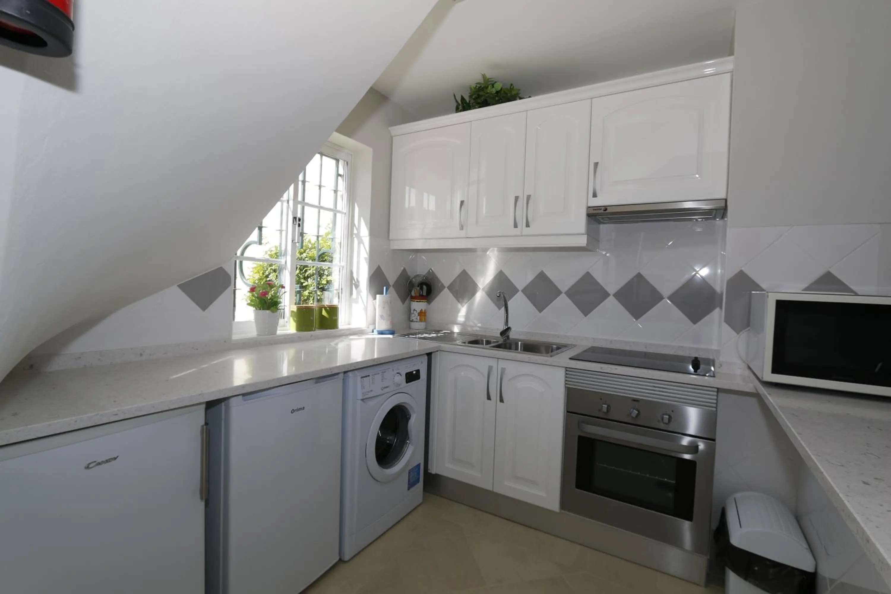 Kitchen or kitchenette in The Old Village, Prestige and Solar by Village 4U