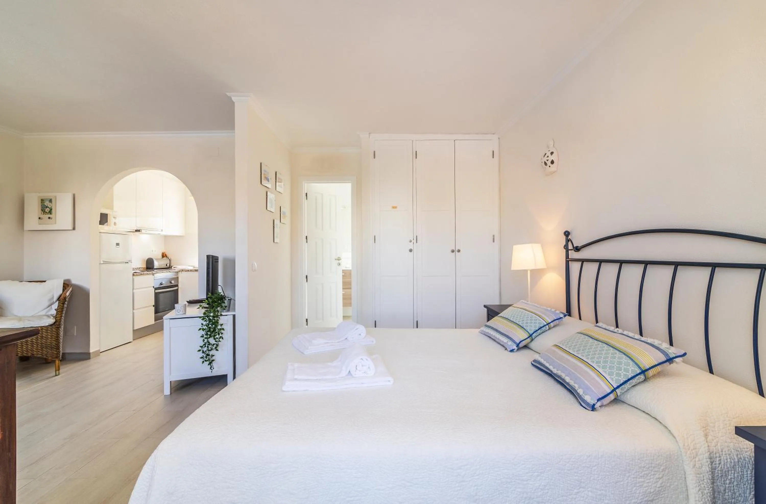 Photo of the whole room, Bed in The Old Village, Prestige and Solar by Village 4U