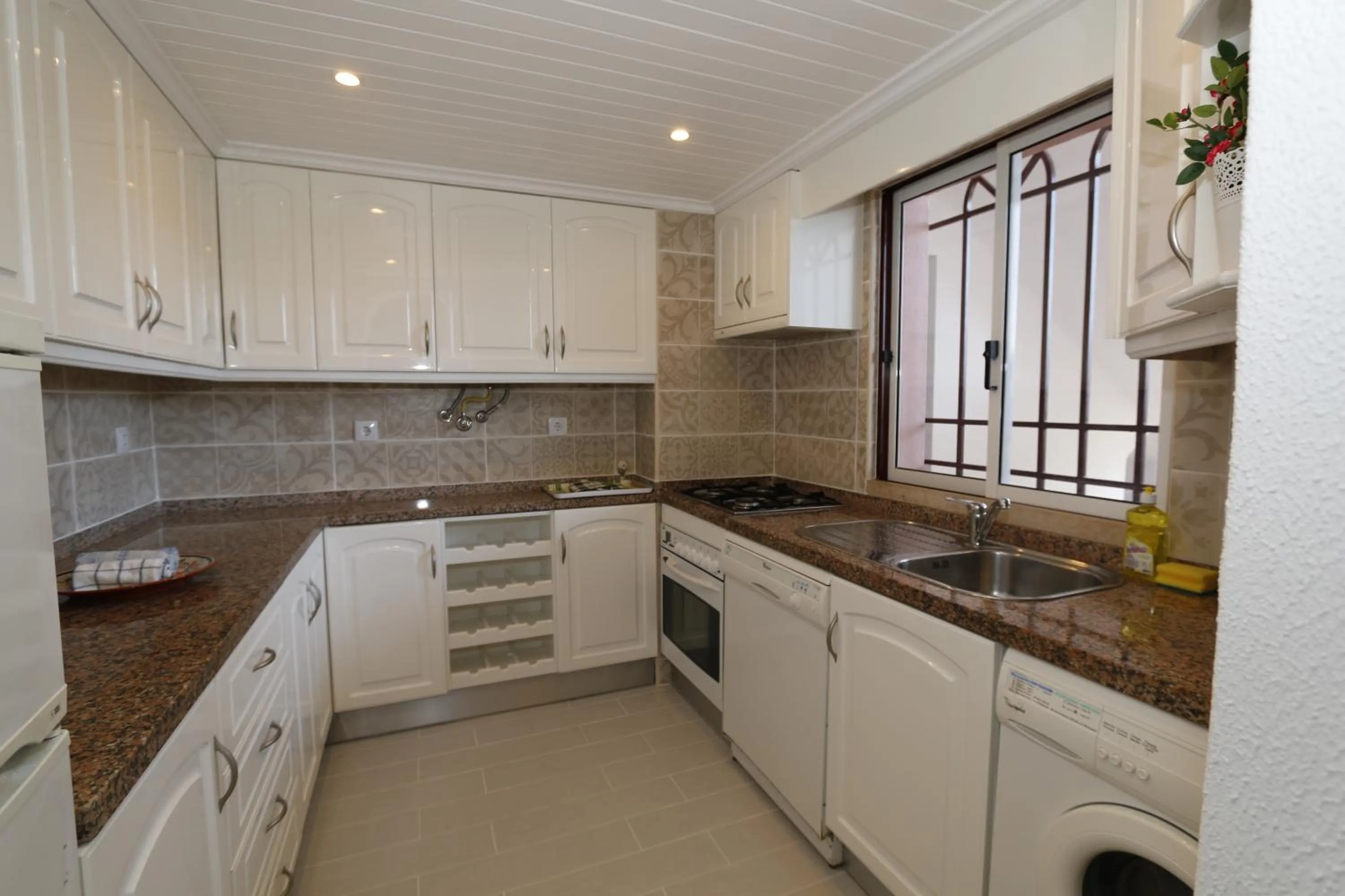 Kitchen or kitchenette in The Old Village, Prestige and Solar by Village 4U